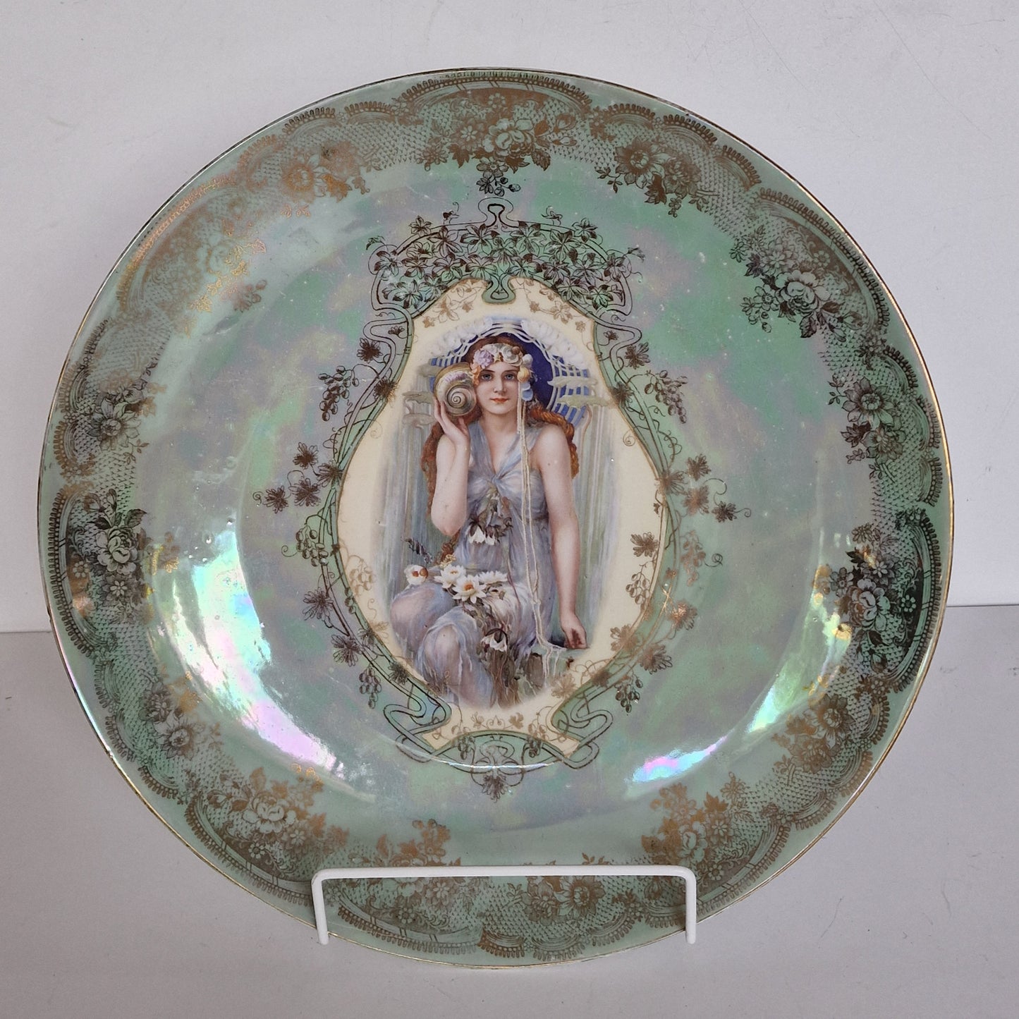 XL Jugendstil Iridescent Lusterglaze Plate, 1900-1910