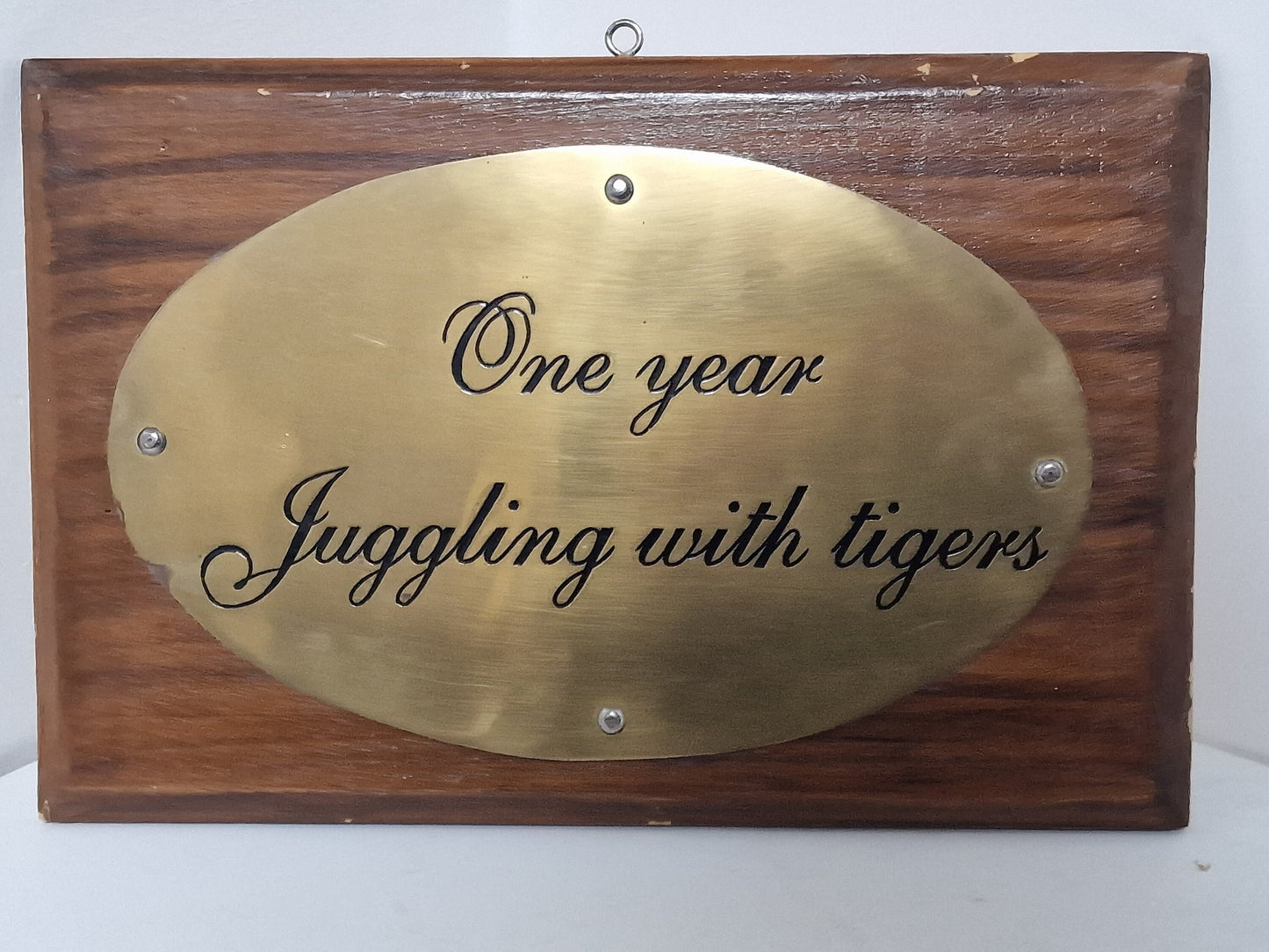 British India: kolonial plate 'one year juggling with tigers' ' wood copper antiques