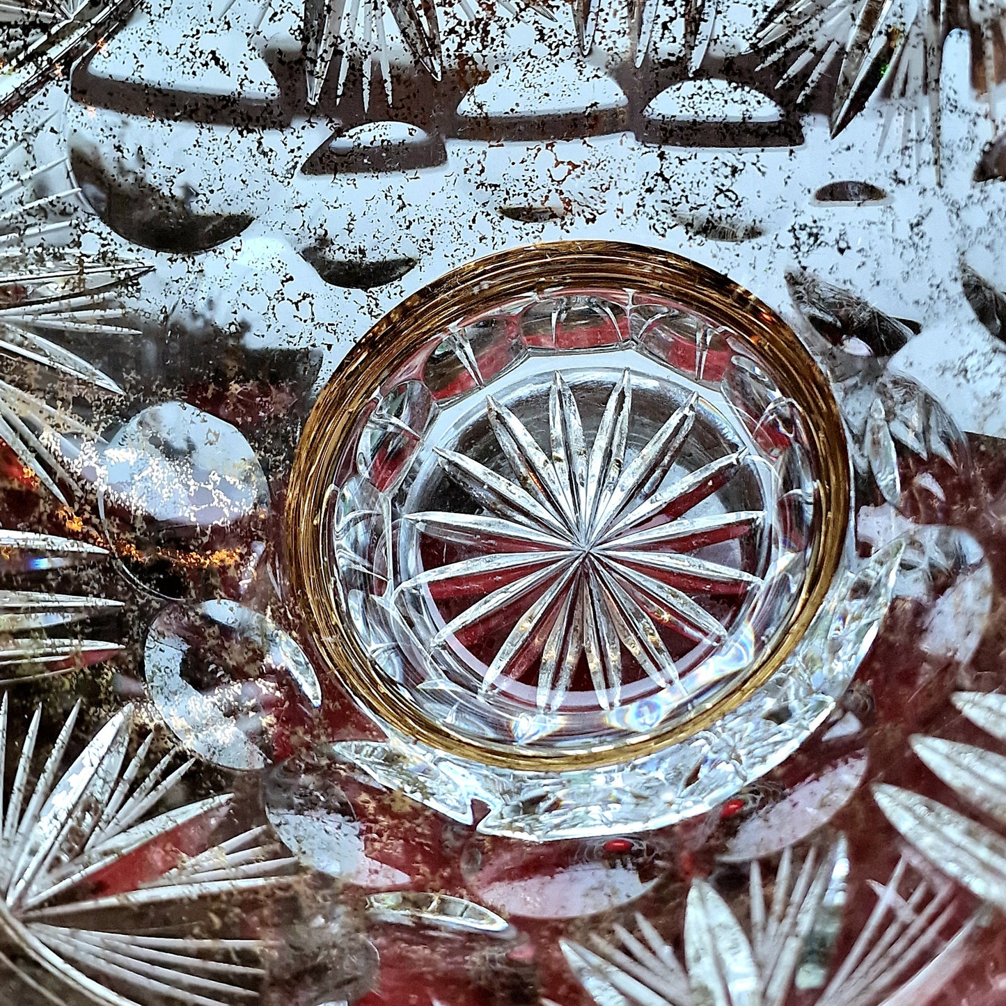 Lead Crystal Gold Flake Bowl, Decorative Centerpiece (20cm)