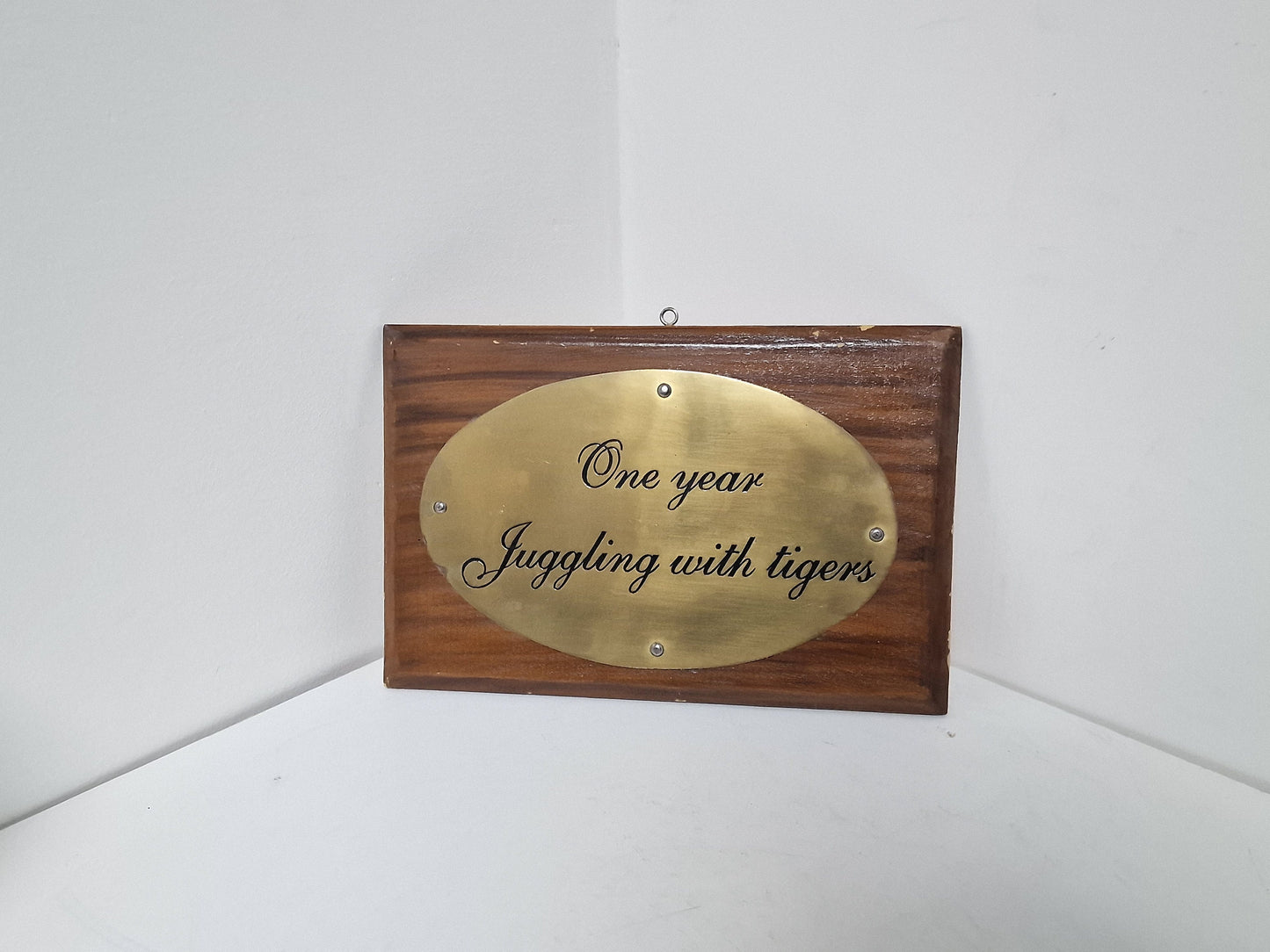 British India: kolonial plate 'one year juggling with tigers' ' wood copper antiques