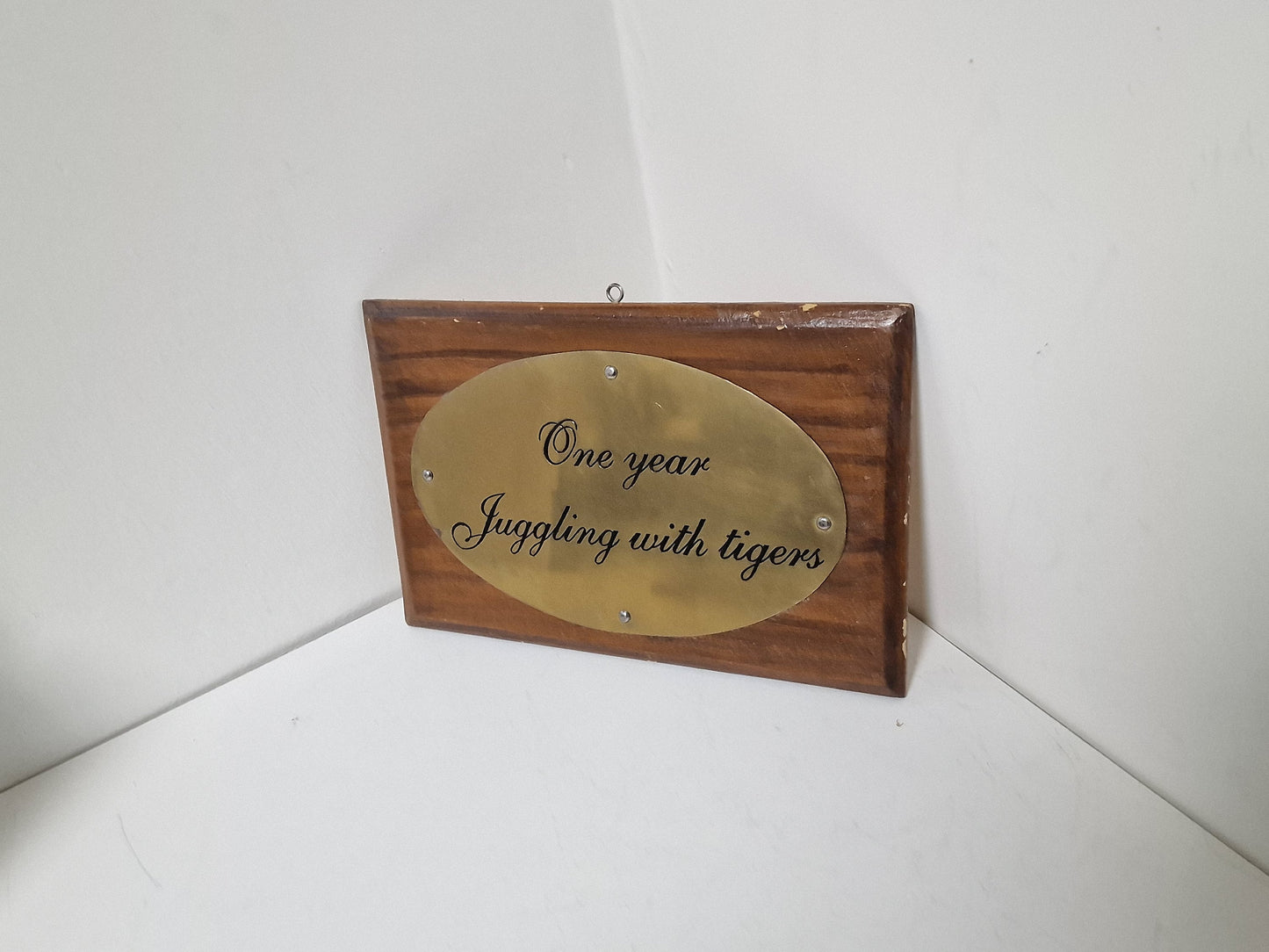 British India: kolonial plate 'one year juggling with tigers' ' wood copper antiques