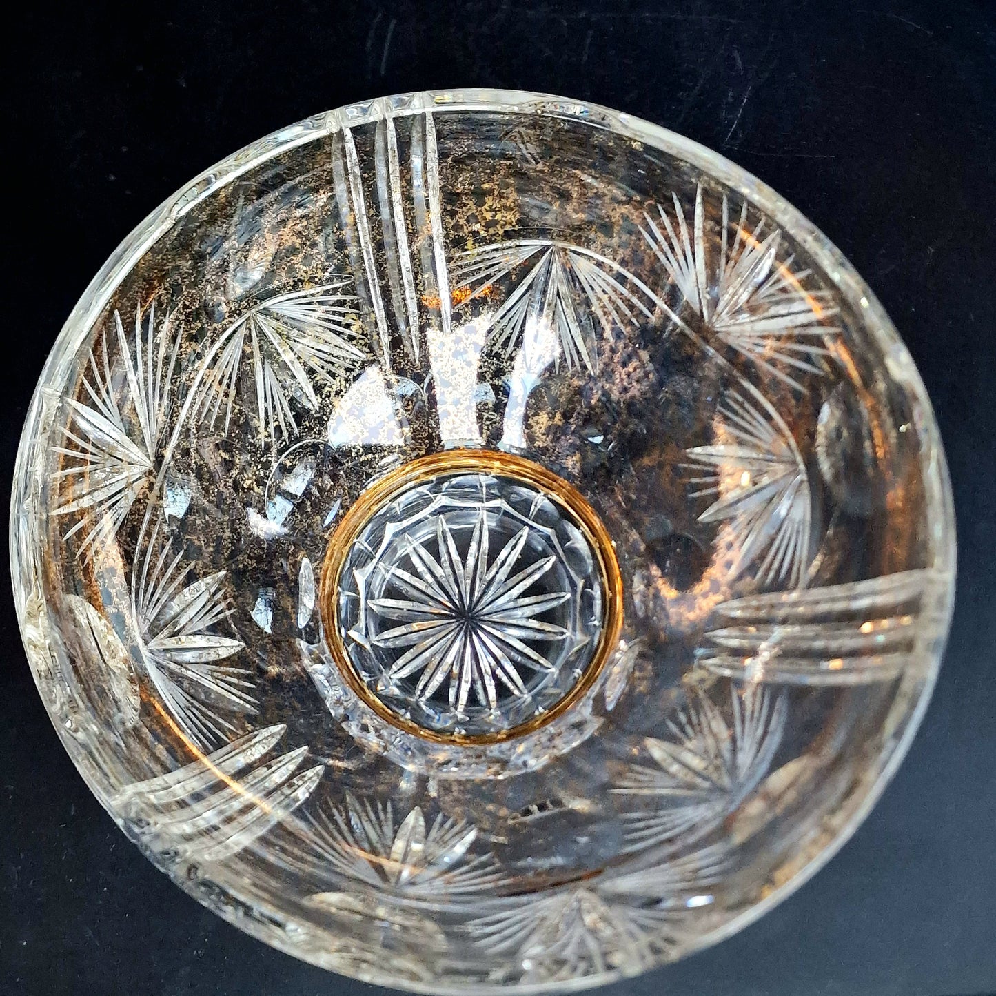 Lead Crystal Gold Flake Bowl, Decorative Centerpiece (20cm)