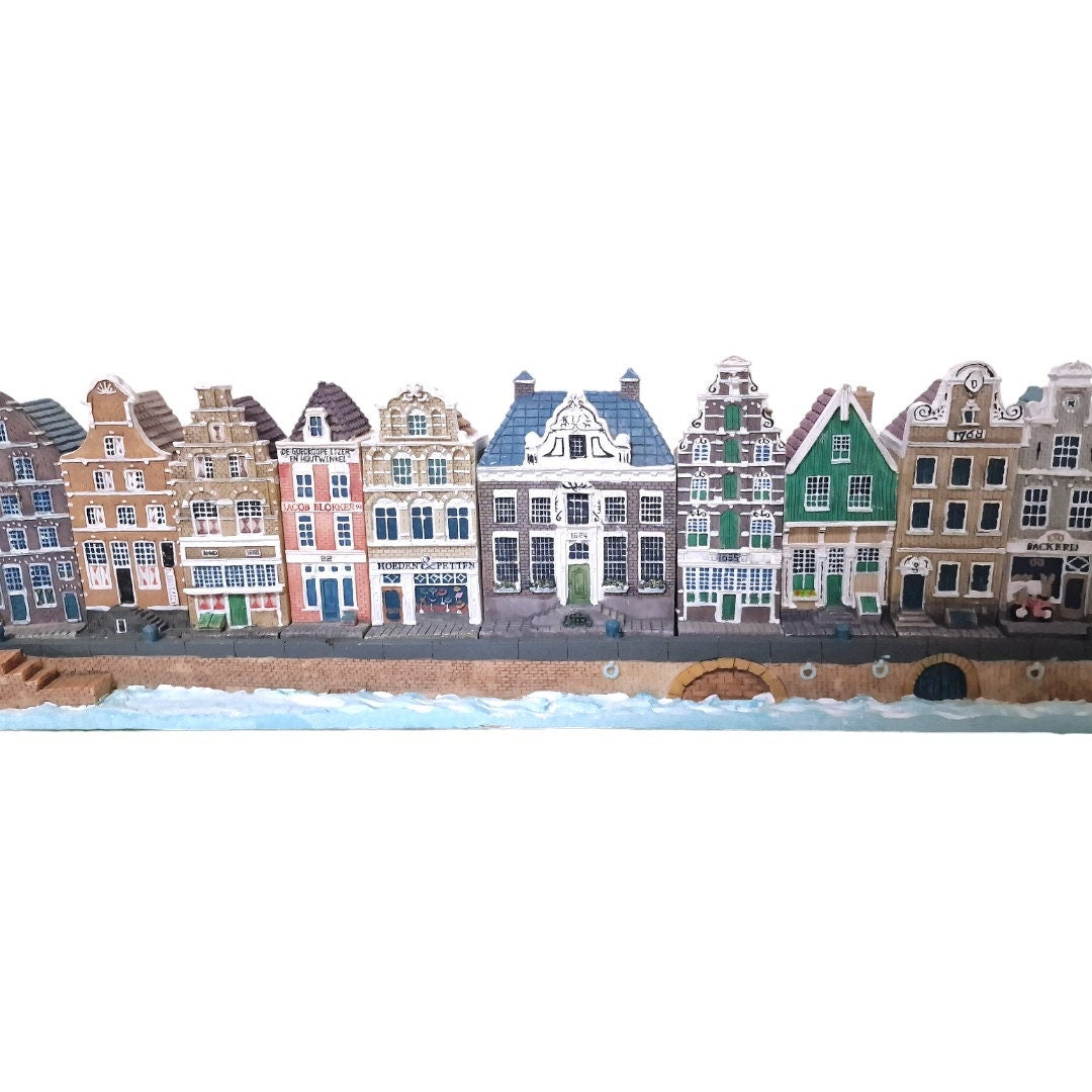 Hollandse dutch collectables Amsterdamse 'KLM' old handpainted Grachten huisjes, grachtenpand set of 10 houses on a display by Jacob Blokker