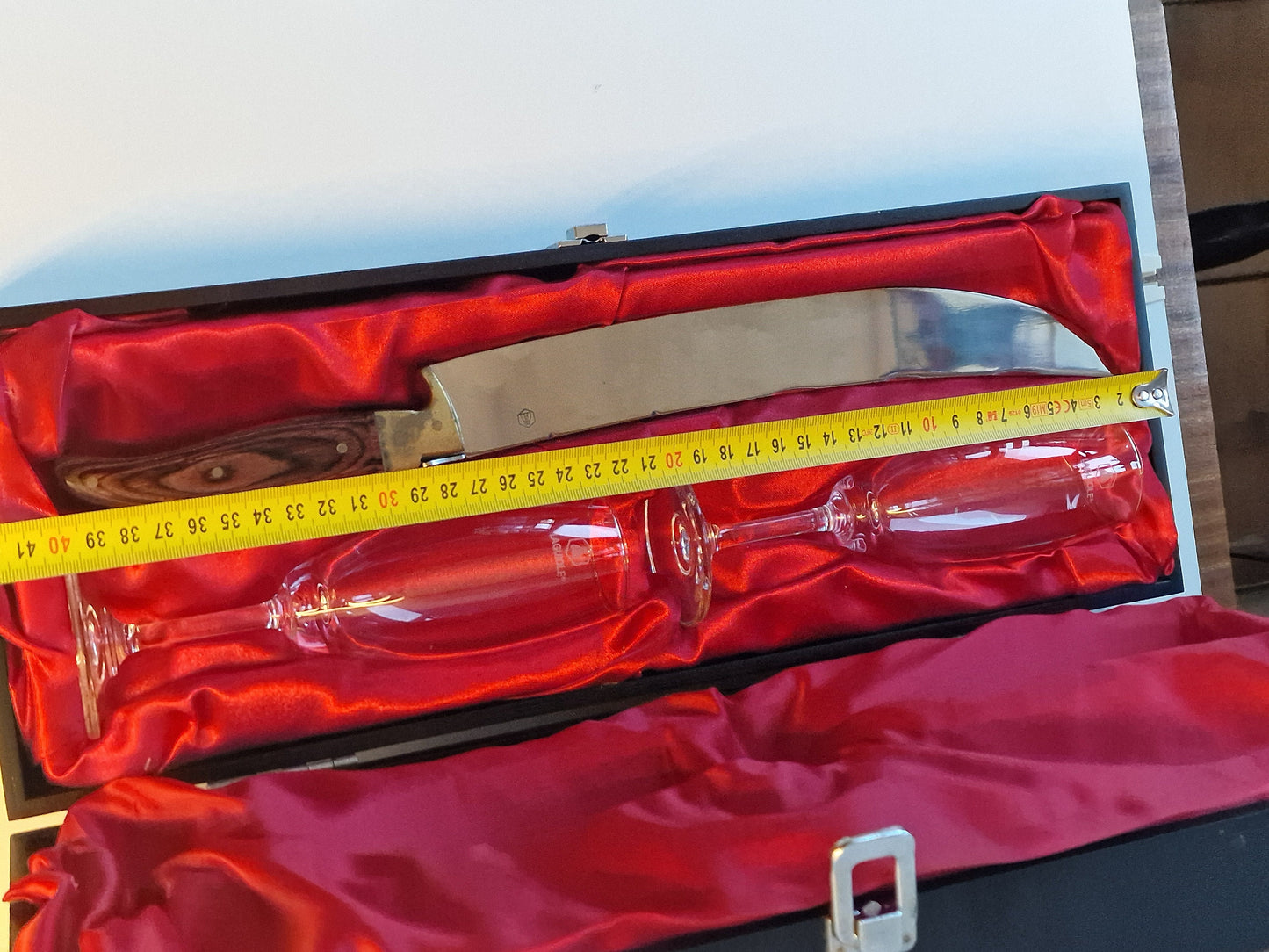 Champagne Sabre with Flutes, Laguiole Gift Boxed Set sabreren luxe gift box, exclusive edition
