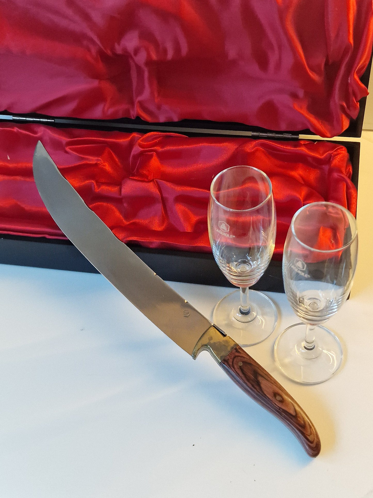 Champagne Sabre with Flutes, Laguiole Gift Boxed Set sabreren luxe gift box, exclusive edition