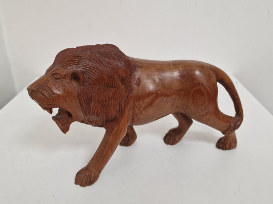 old lion leeuw  Statue handcarved  figurine wood handcarved