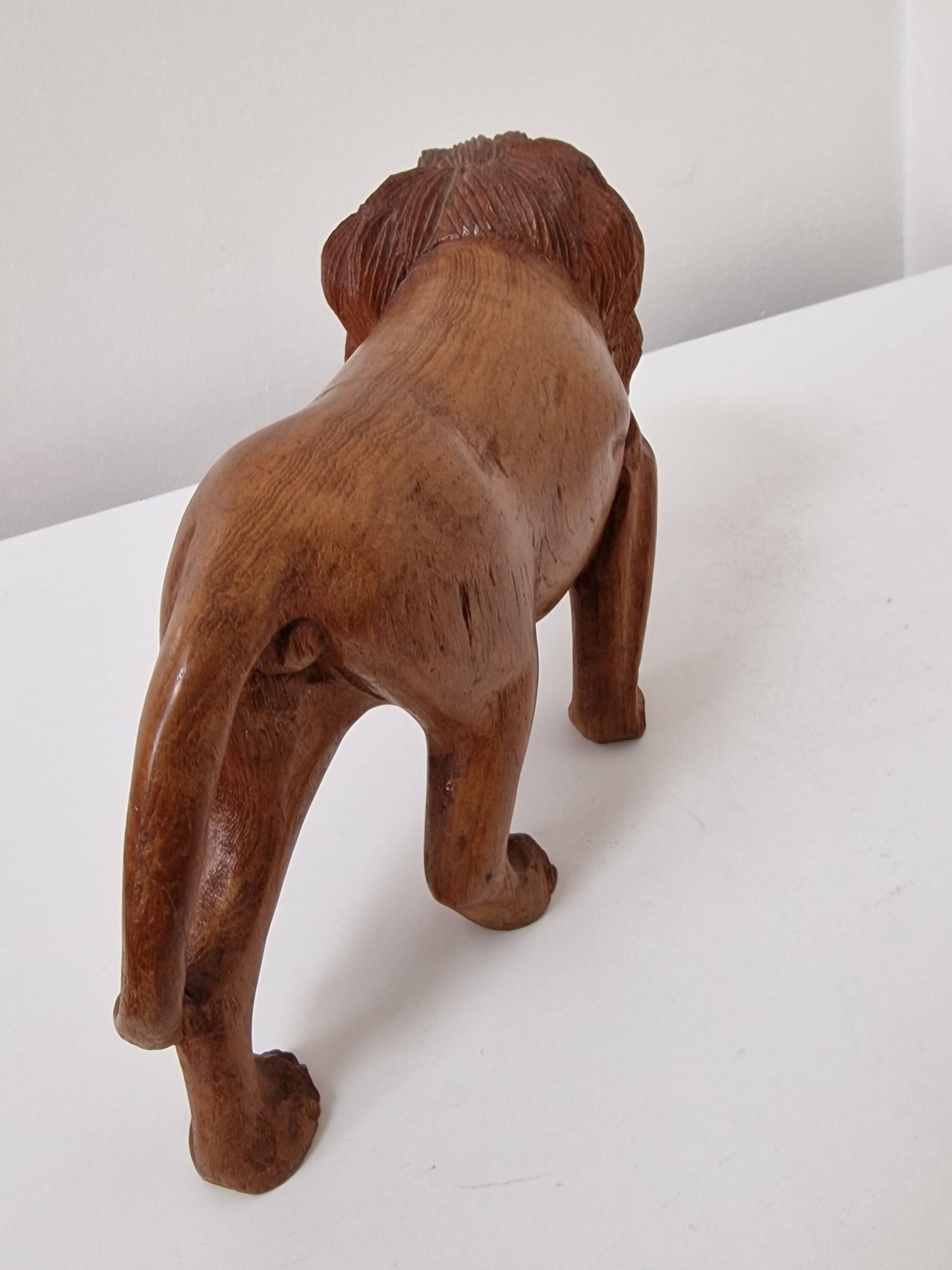 old lion leeuw  Statue handcarved  figurine wood handcarved