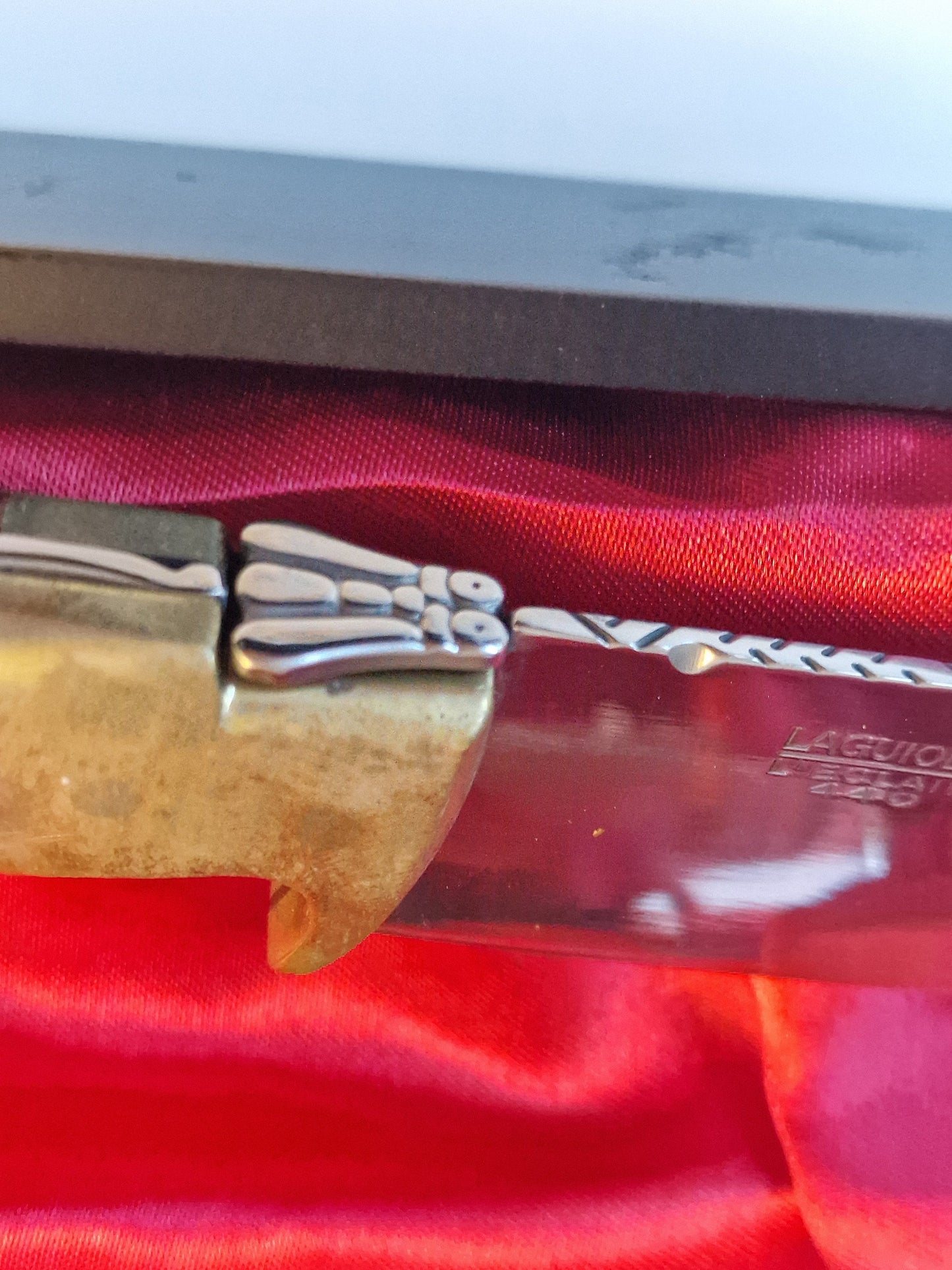 Champagne Sabre with Flutes, Laguiole Gift Boxed Set sabreren luxe gift box, exclusive edition