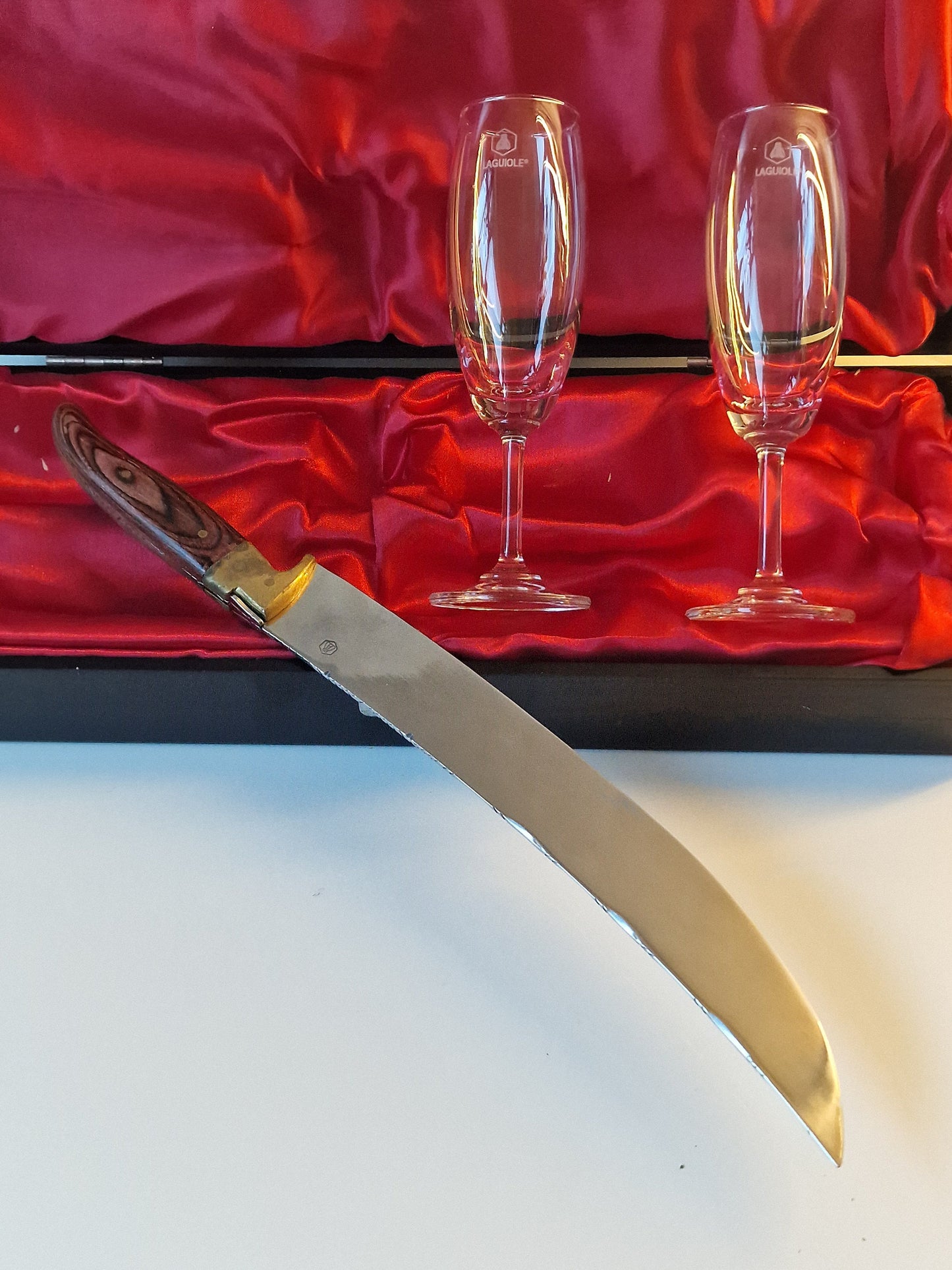 Champagne Sabre with Flutes, Laguiole Gift Boxed Set sabreren luxe gift box, exclusive edition