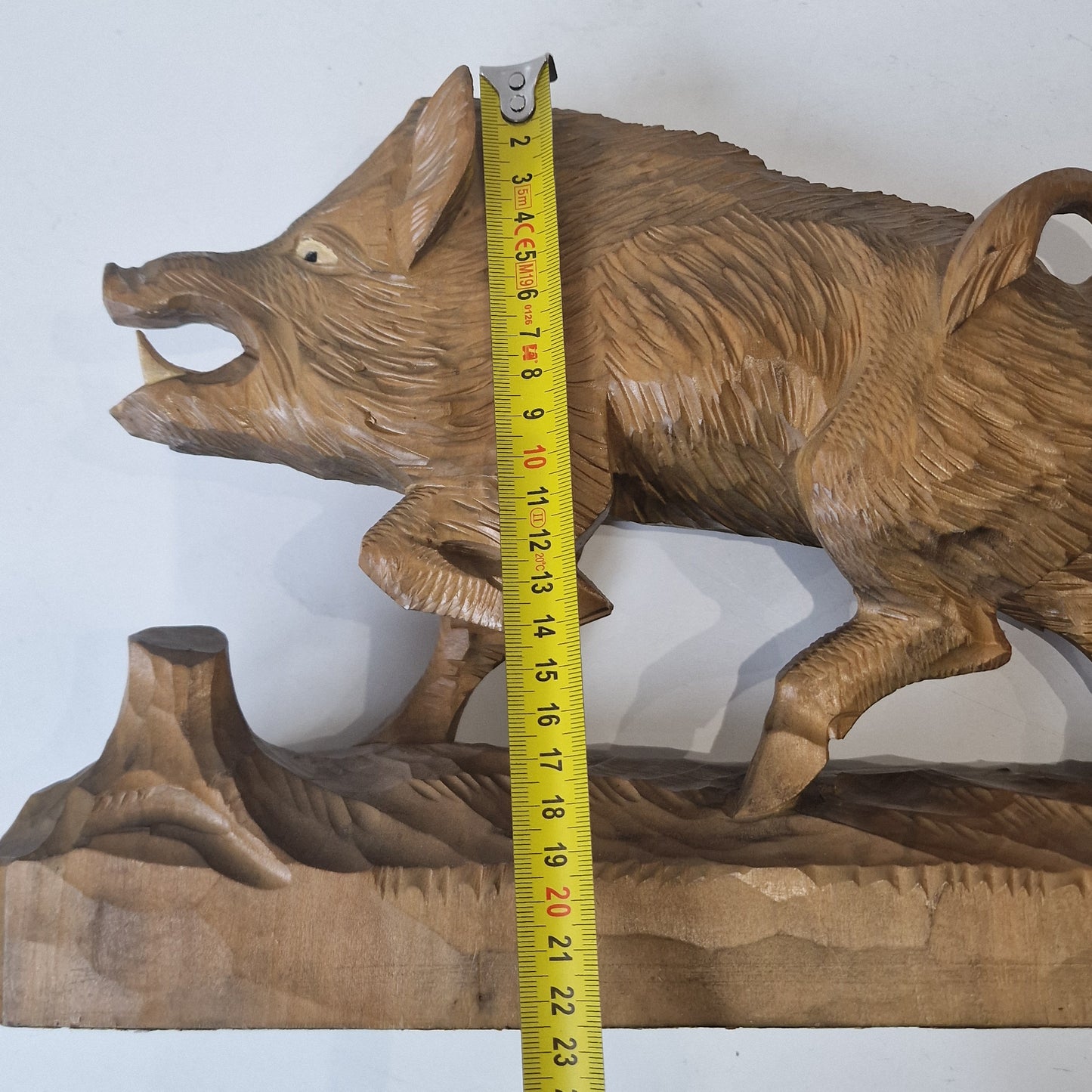 schwarzwald blackforrest handcarved large boar wildzwijn zwarte woud handcarving hunter figure