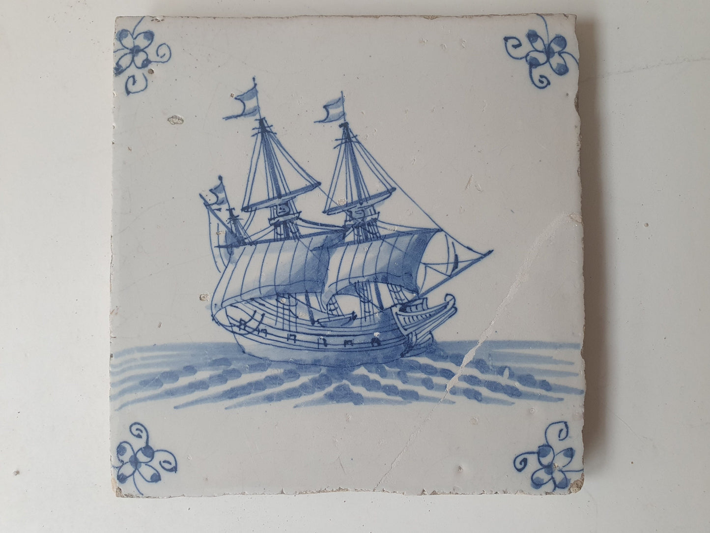 dutch delft tile boat  ship - Hollands schip, spinnekop hoekmotief - gedateerd  17th, three masted driemaster