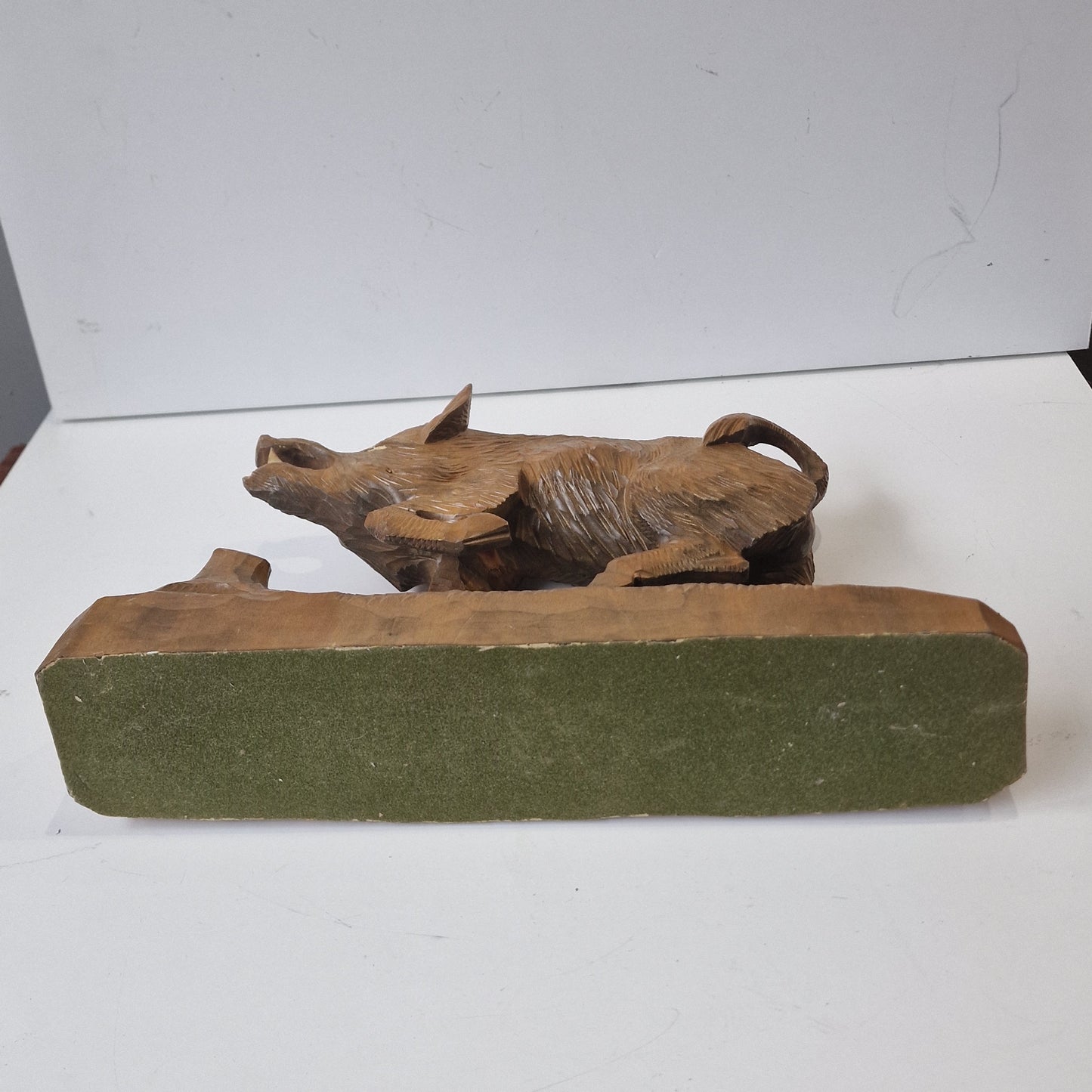 schwarzwald blackforrest handcarved large boar wildzwijn zwarte woud handcarving hunter figure