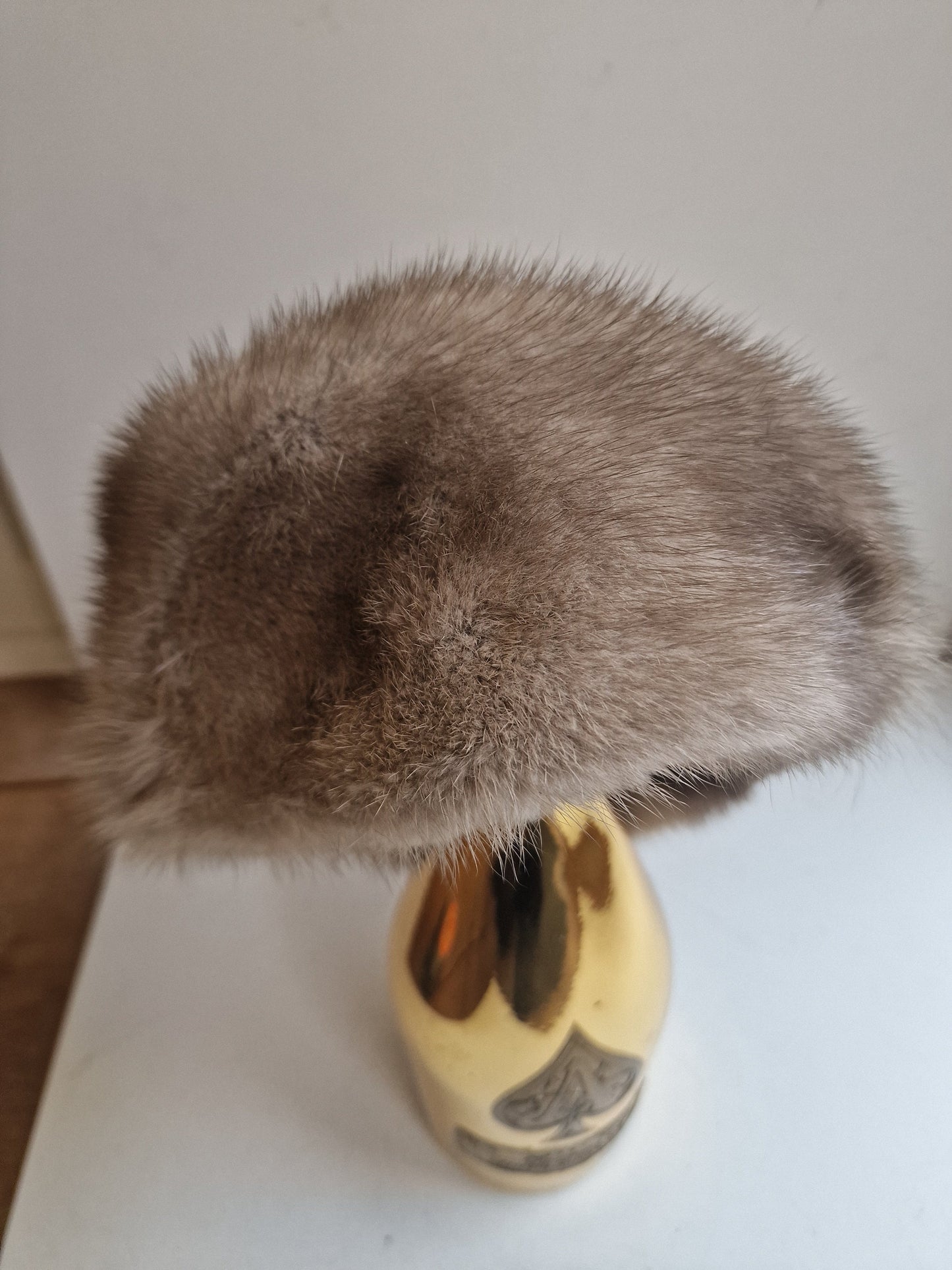 nikita nerts bontmuts mink fur hat elton john