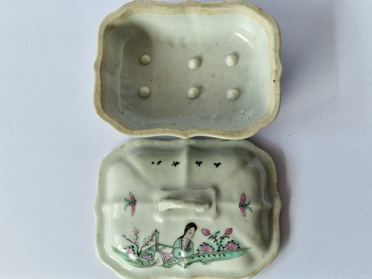 Antique Famille Rose Chinese Soap Box, Tongzhi/Republic Era