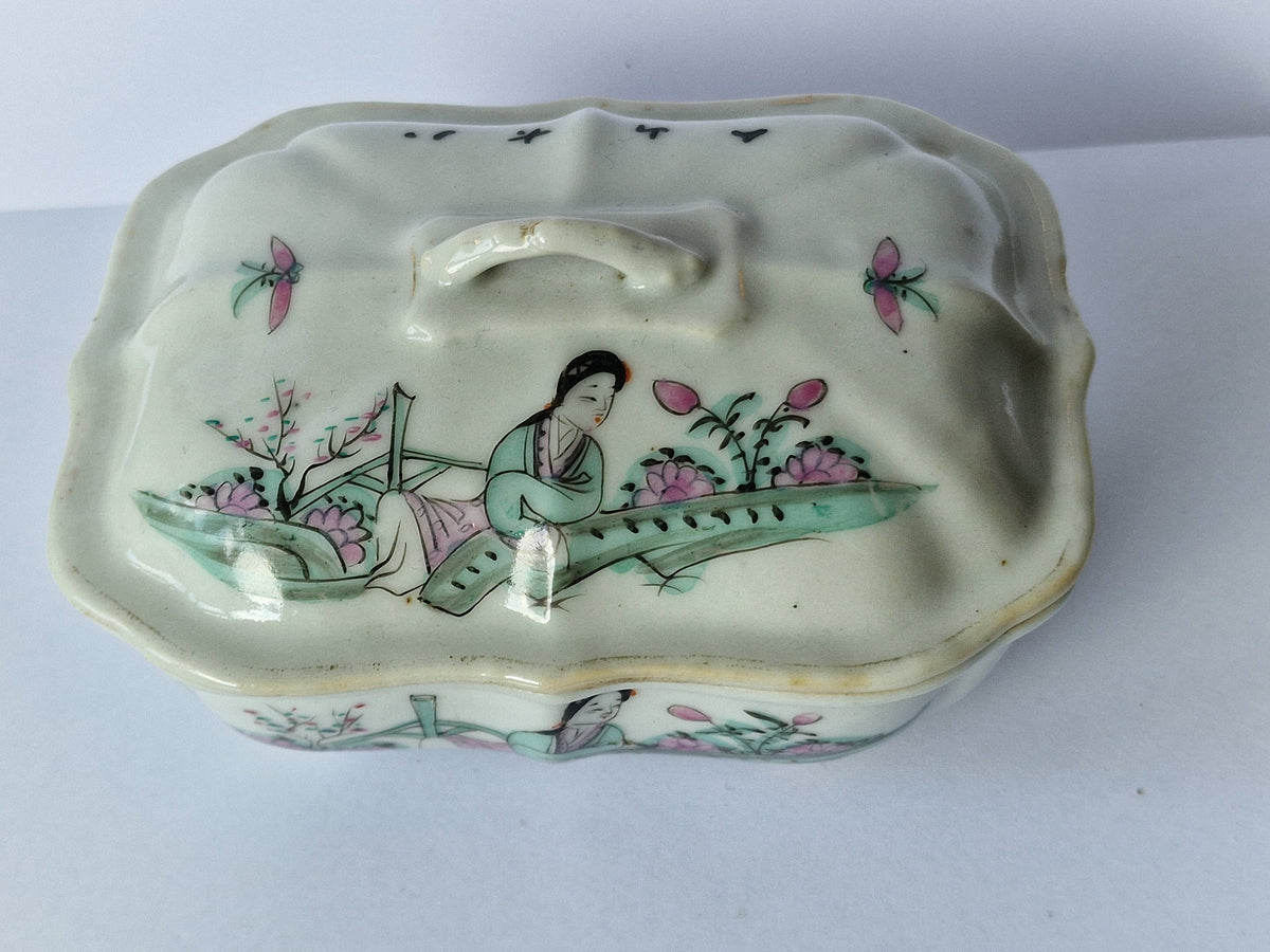 Antique Famille Rose Chinese Soap Box, Tongzhi/Republic Era