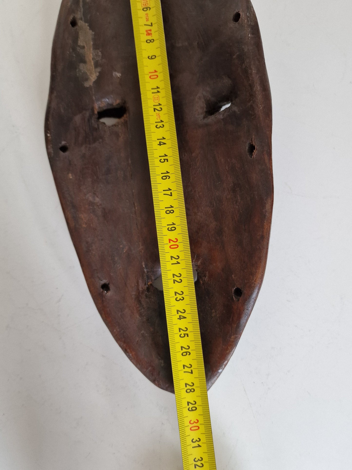 Dan. Afrika. Ceremonial tribe mask. Hand carved figural tribal mask with geometric decoration.
