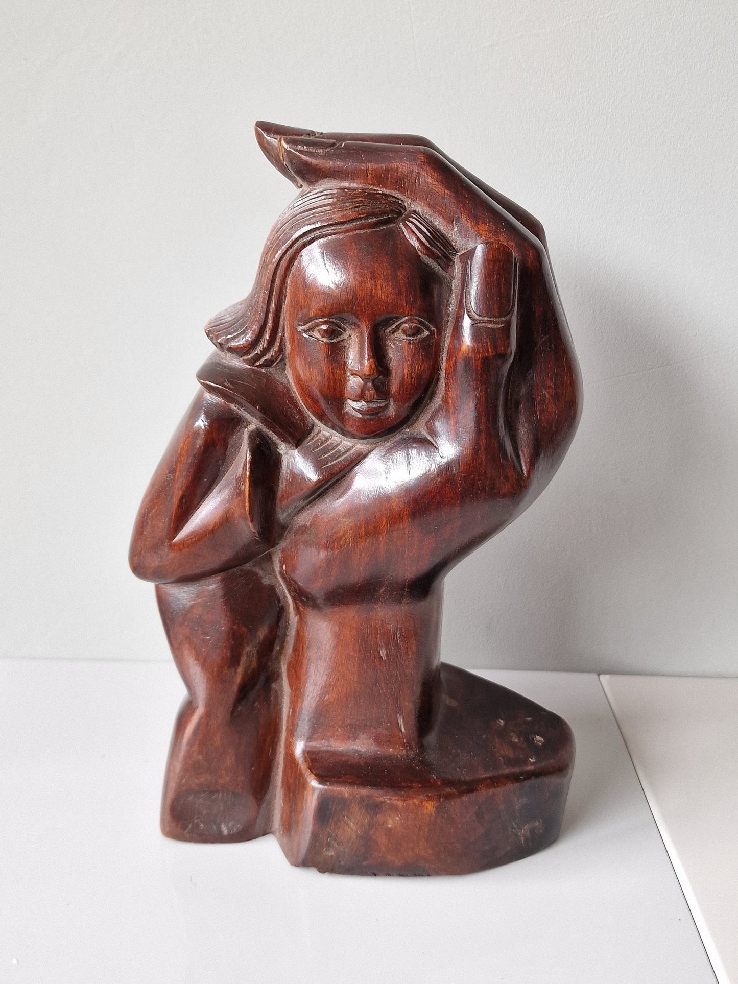 evert den hartog, beschermd kind protected child, wood handcarved figure,