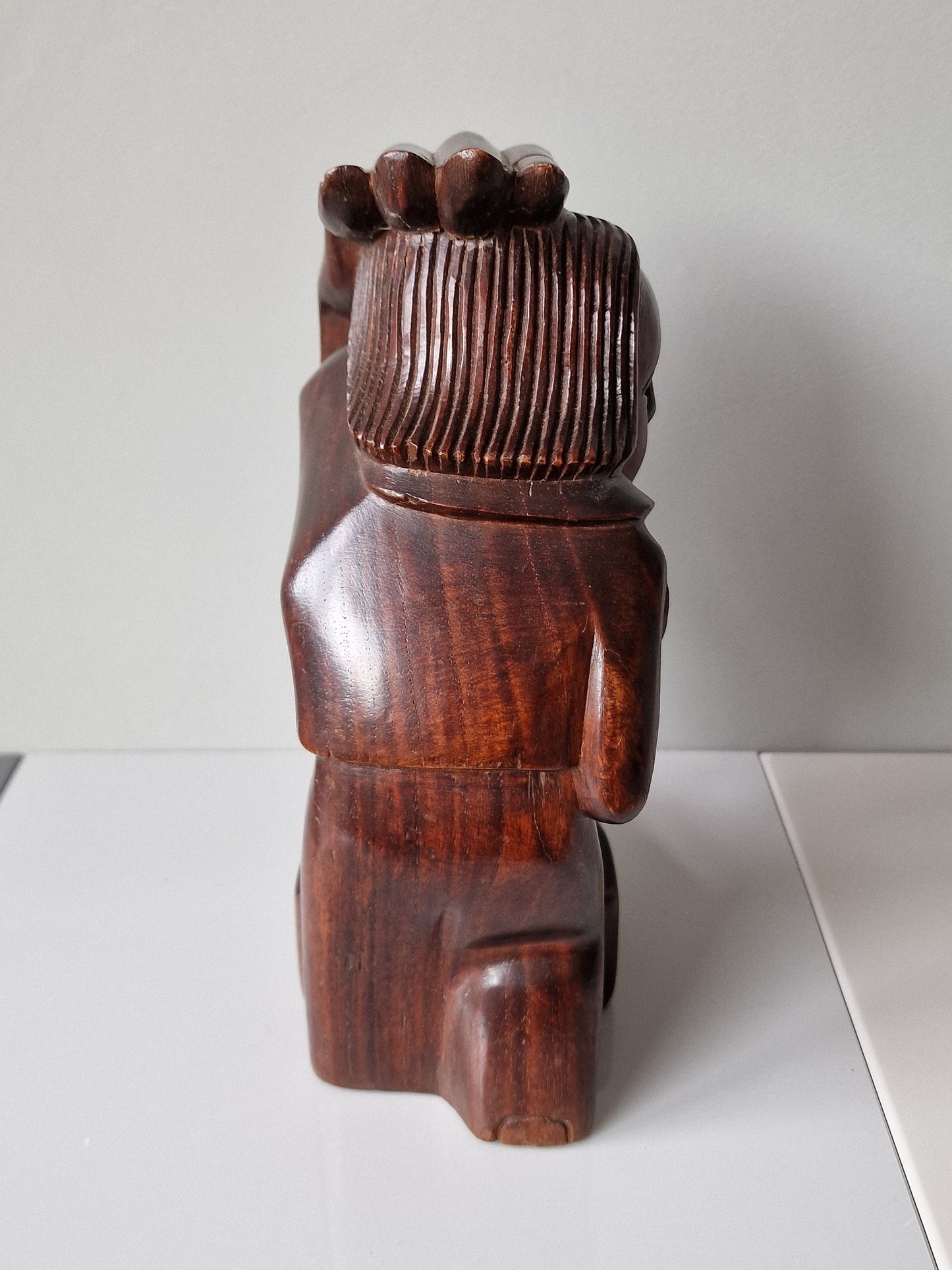 evert den hartog, beschermd kind protected child, wood handcarved figure,