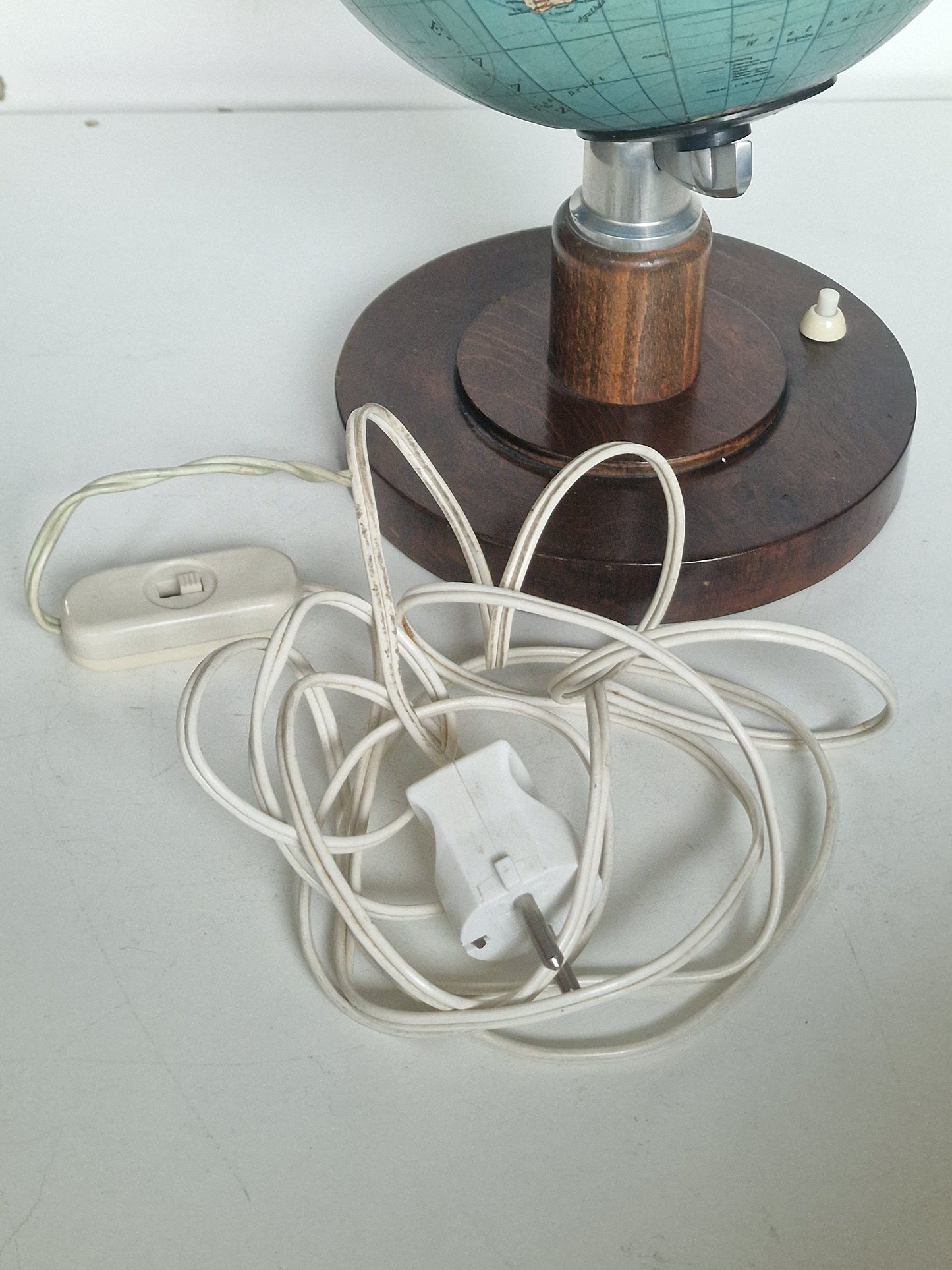Vintage 1950s GLASS Globe Lamp, switch on foot,