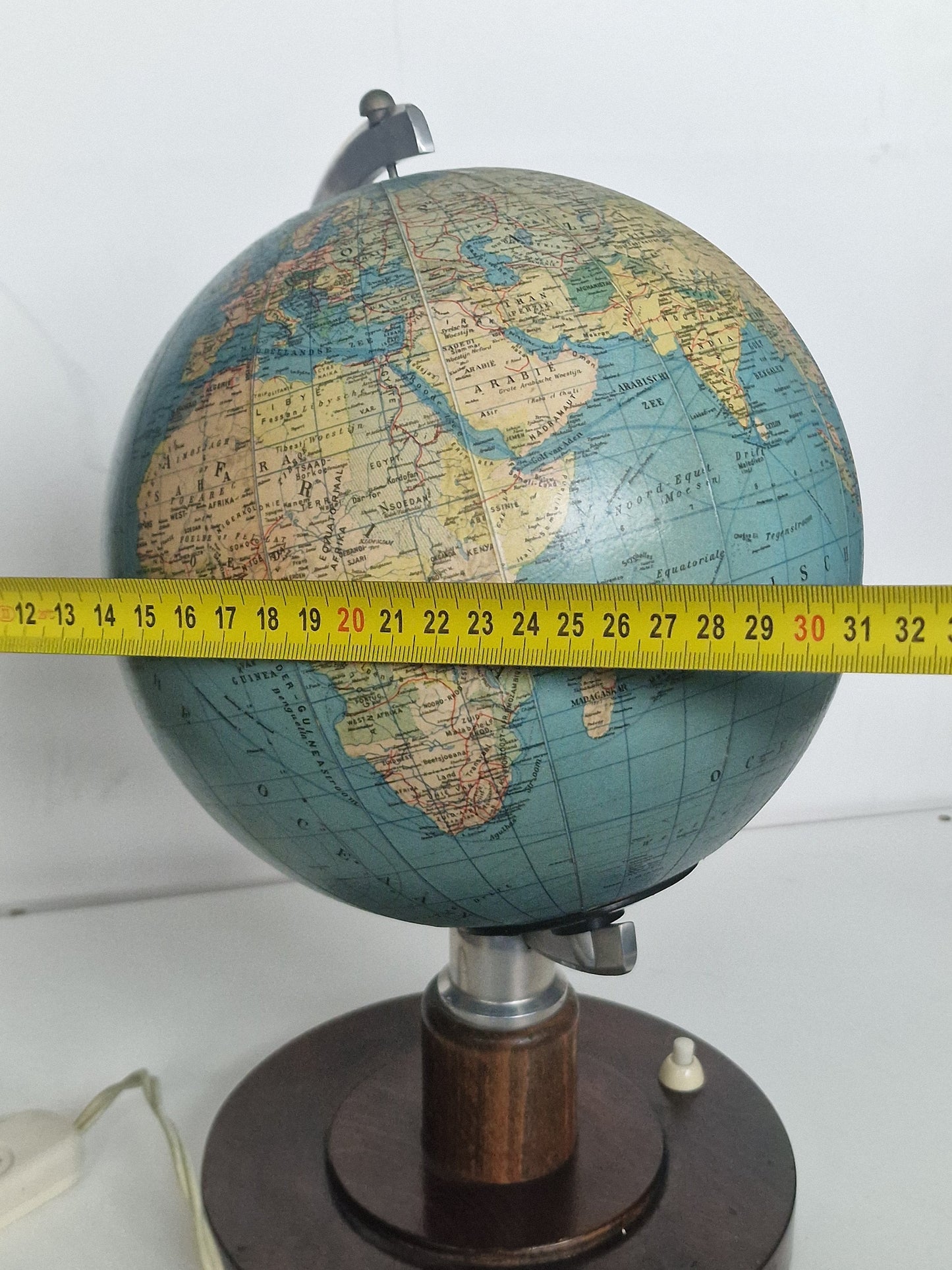Vintage 1950s GLASS Globe Lamp, switch on foot,