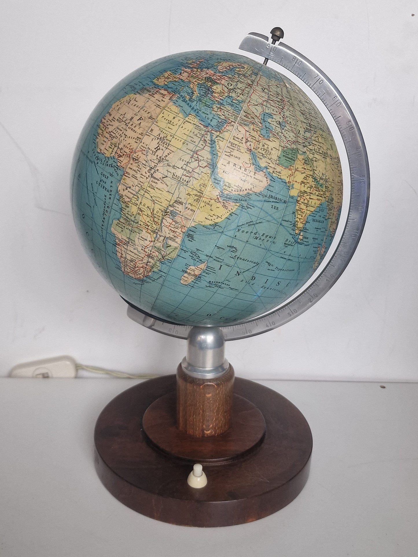 Vintage 1950s GLASS Globe Lamp, switch on foot,