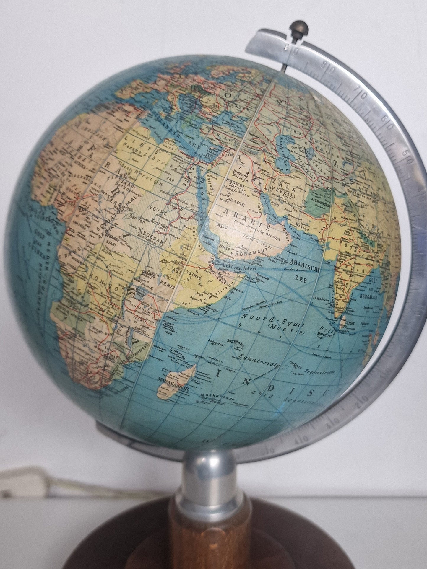Vintage 1950s GLASS Globe Lamp, switch on foot,
