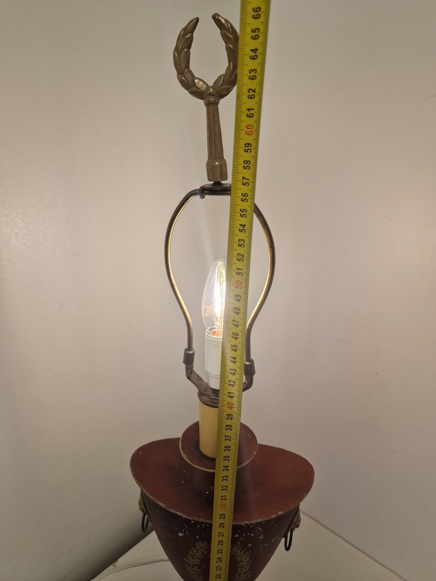 French Art Nouveau Table Lamp, Antique Kastanje, Circa 1910-1920