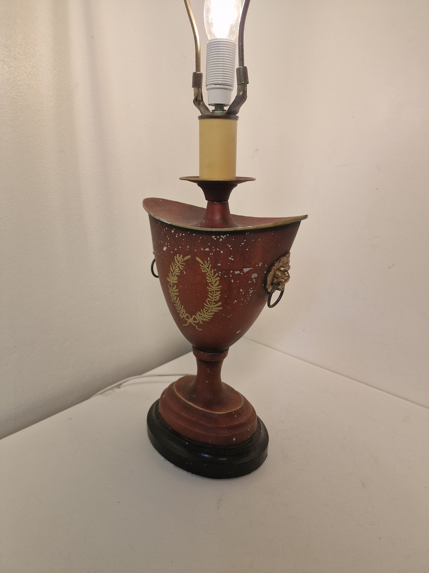 French Art Nouveau Table Lamp, Antique Kastanje, Circa 1910-1920