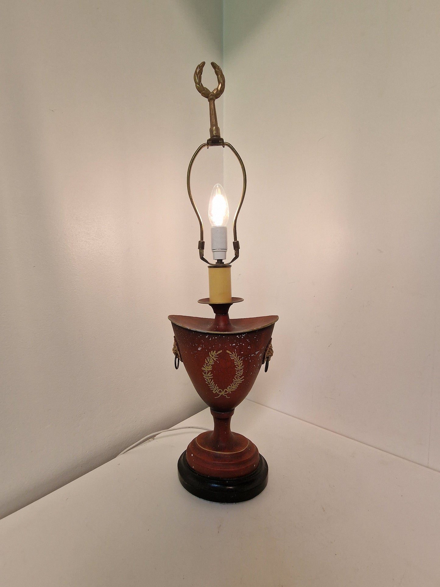 French Art Nouveau Table Lamp, Antique Kastanje, Circa 1910-1920