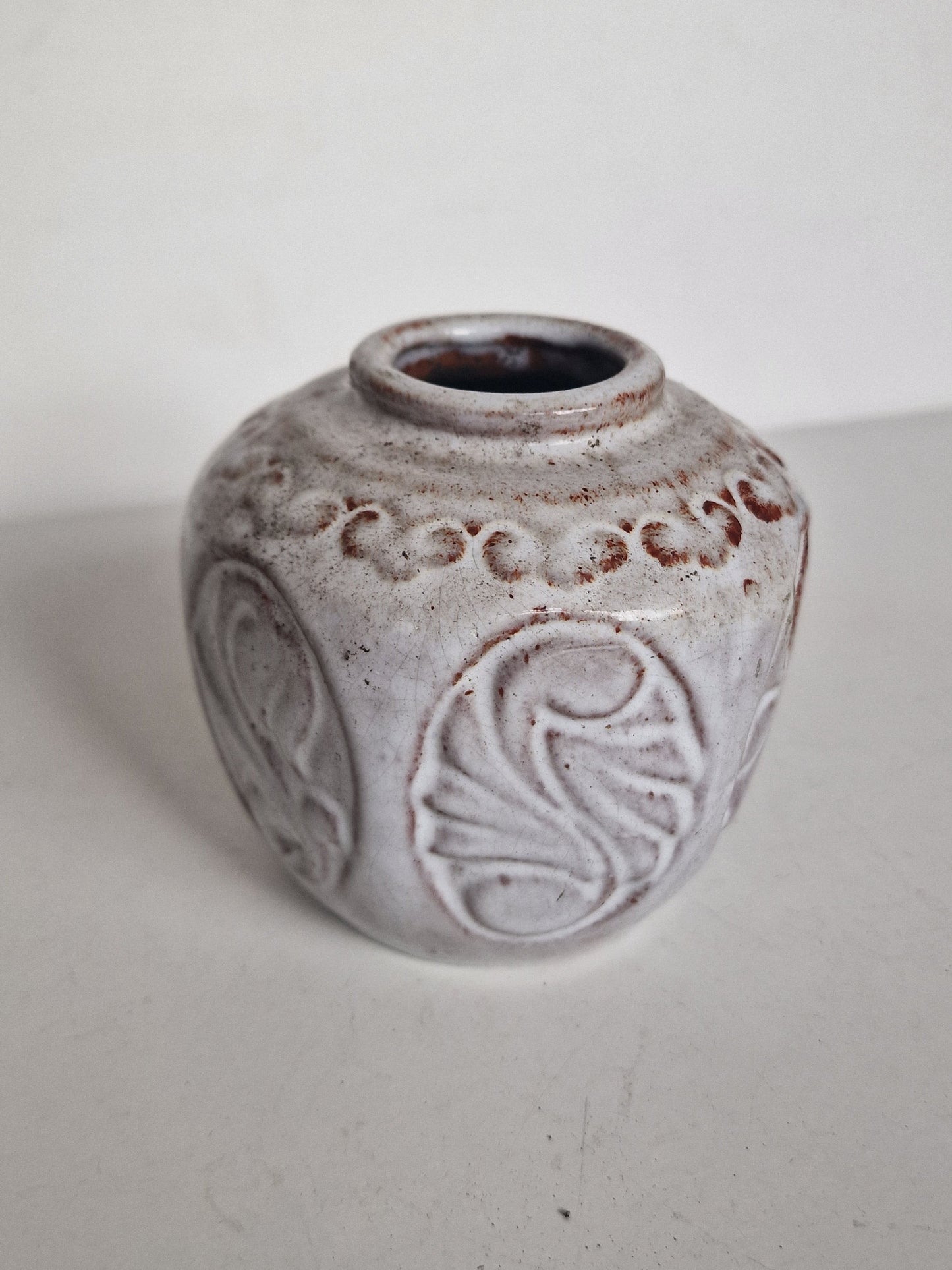 Pottery utrecht, 50's, mobach Utrecht keramiek kunst midcentury ginger jar druipglazuur glaze wit