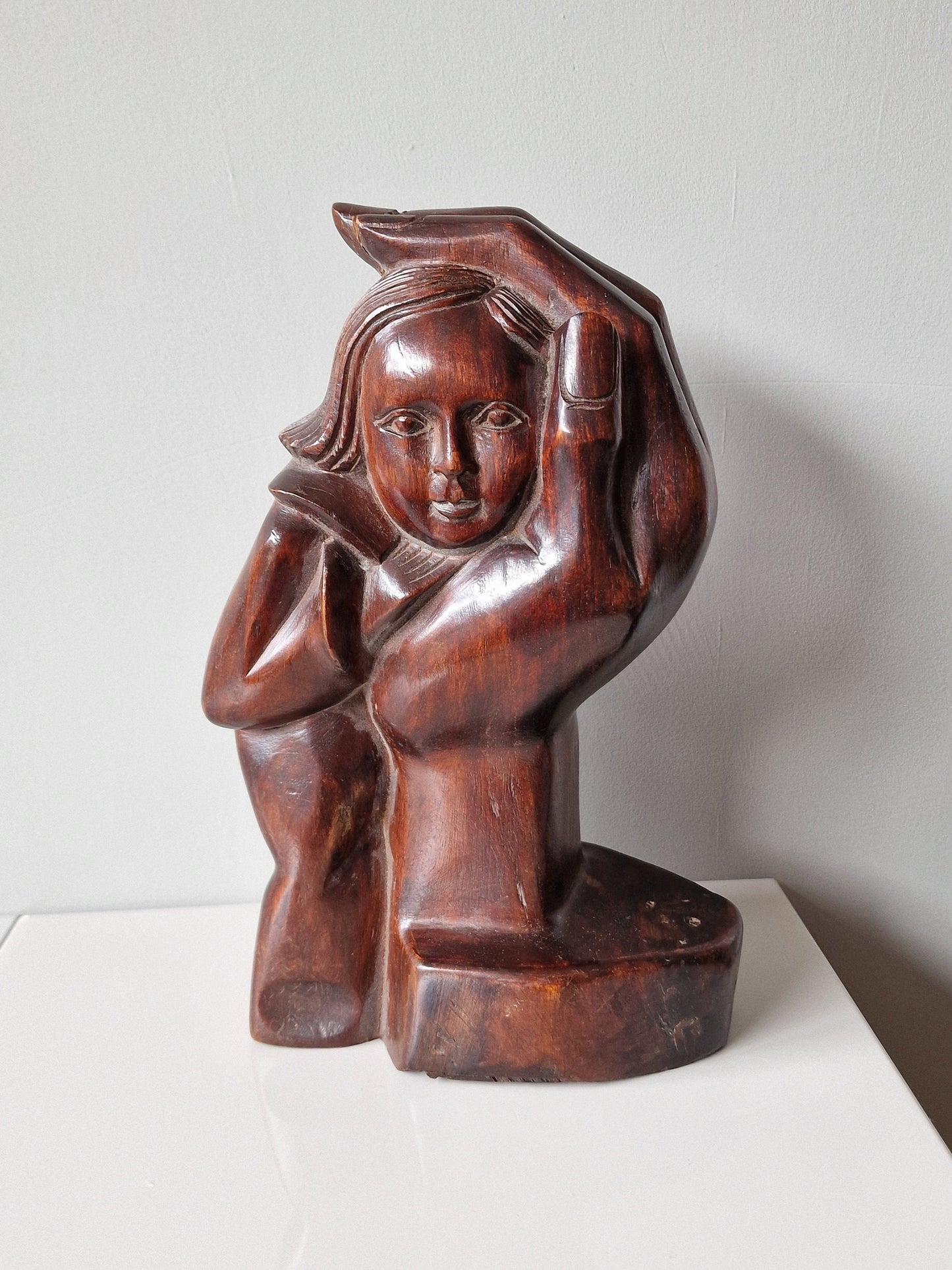 evert den hartog, beschermd kind protected child, wood handcarved figure,