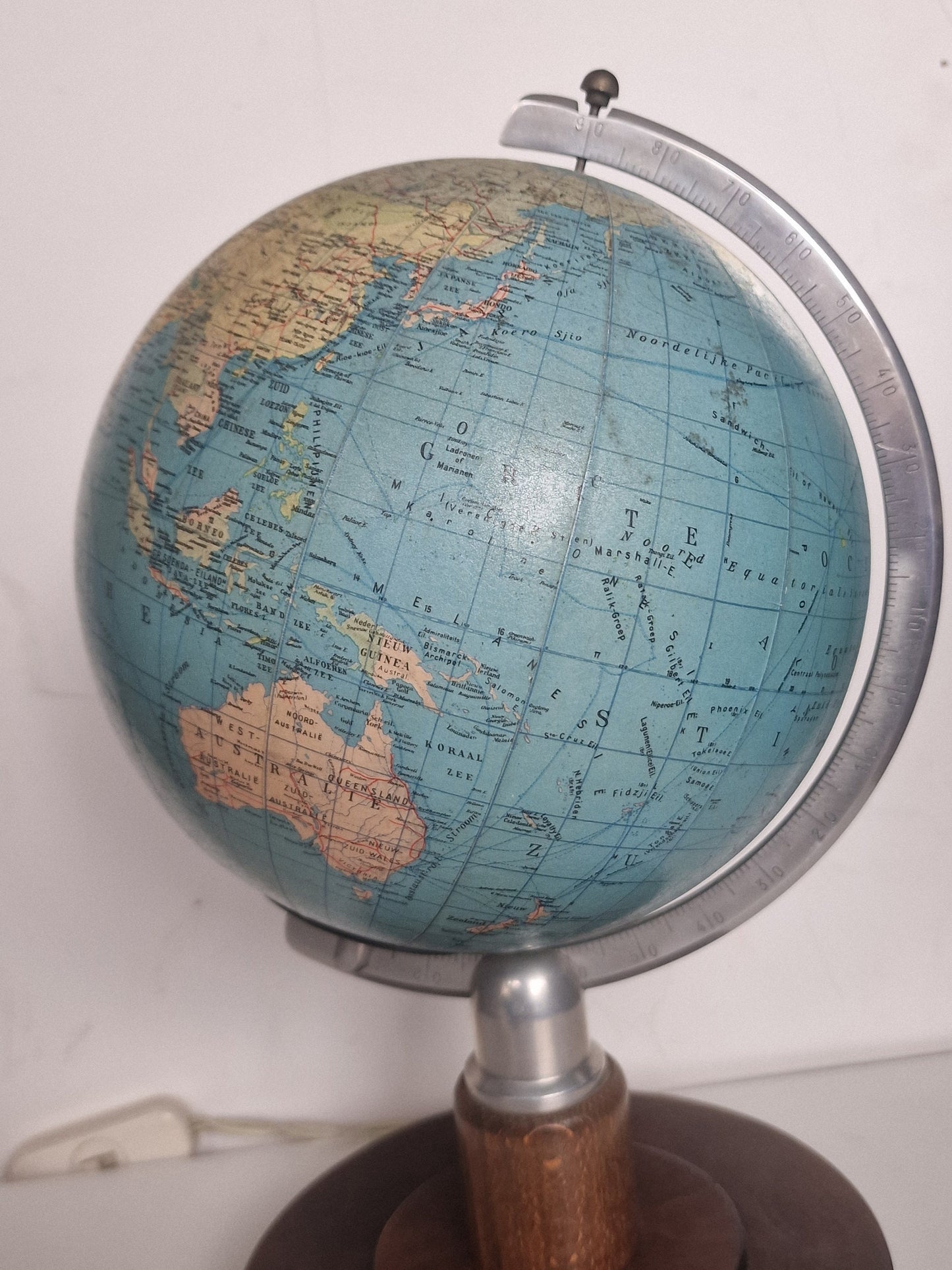 Vintage 1950s GLASS Globe Lamp, switch on foot,
