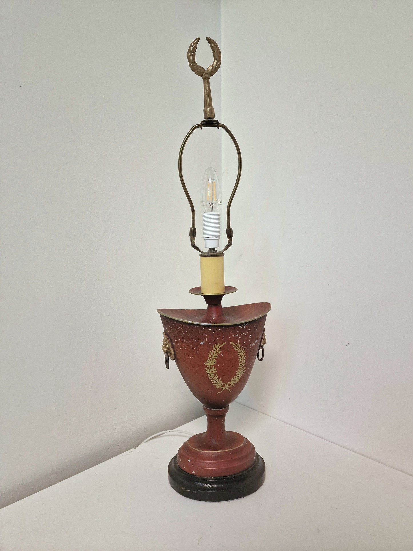 French Art Nouveau Table Lamp, Antique Kastanje, Circa 1910-1920