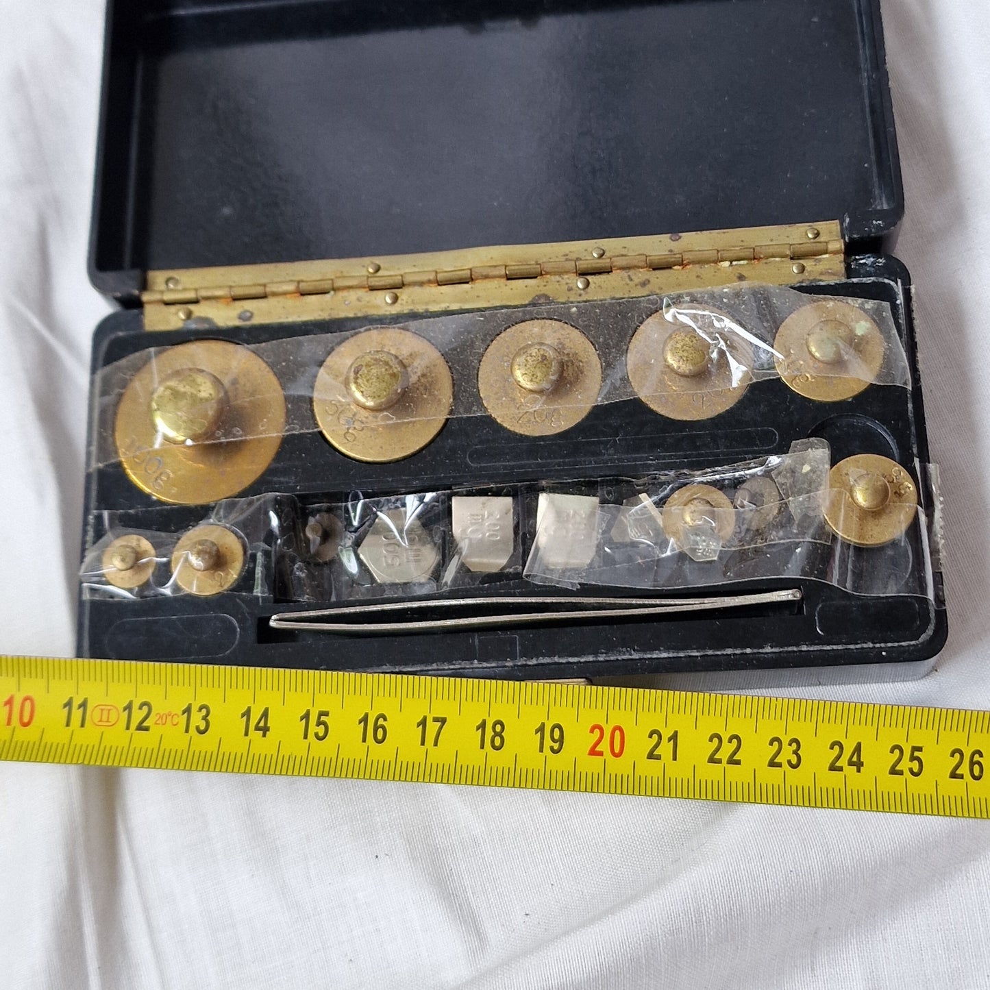 goud gewichtjes bakeliet compleet setje goudgewichten edelmetalen micro grammen antiek