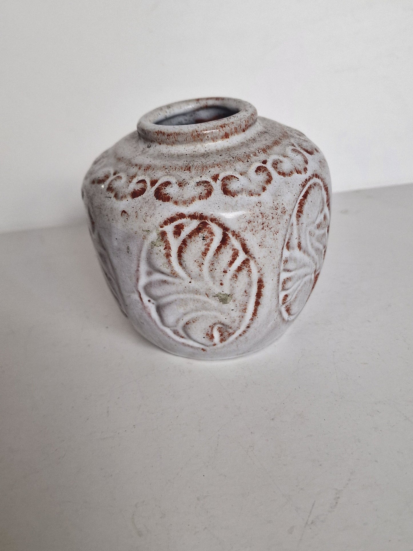 Pottery utrecht, 50's, mobach Utrecht keramiek kunst midcentury ginger jar druipglazuur glaze wit