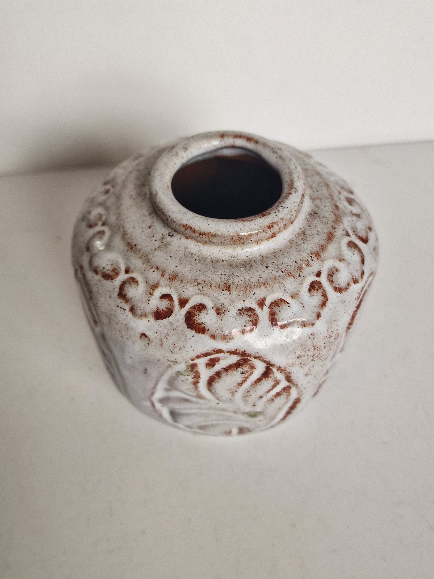 Pottery utrecht, 50's, mobach Utrecht keramiek kunst midcentury ginger jar druipglazuur glaze wit