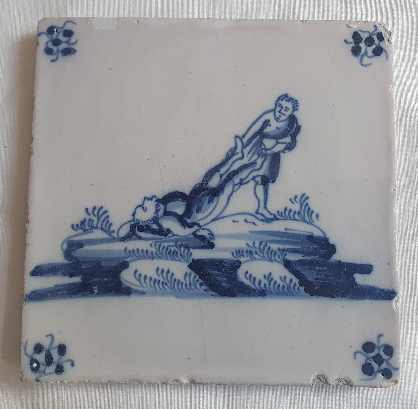 Antieke tegel met Bijbelse voorstelling   in spinnekophoek, antique dutch delft blue tile bible 18th