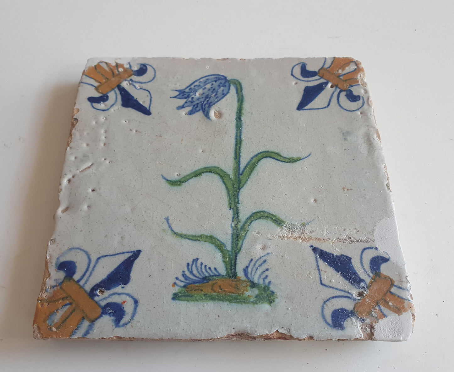Antique Delft Tile – Polychrome Floral, Fleur-de-lis Corner Motifs (1640)