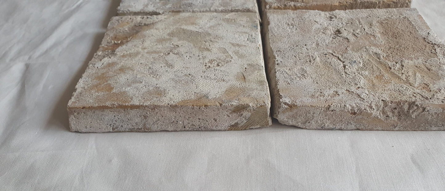 Nederlands antiek - 17e  polychroom -4  ornament tegels - tilepanel  gedateerd 1600,