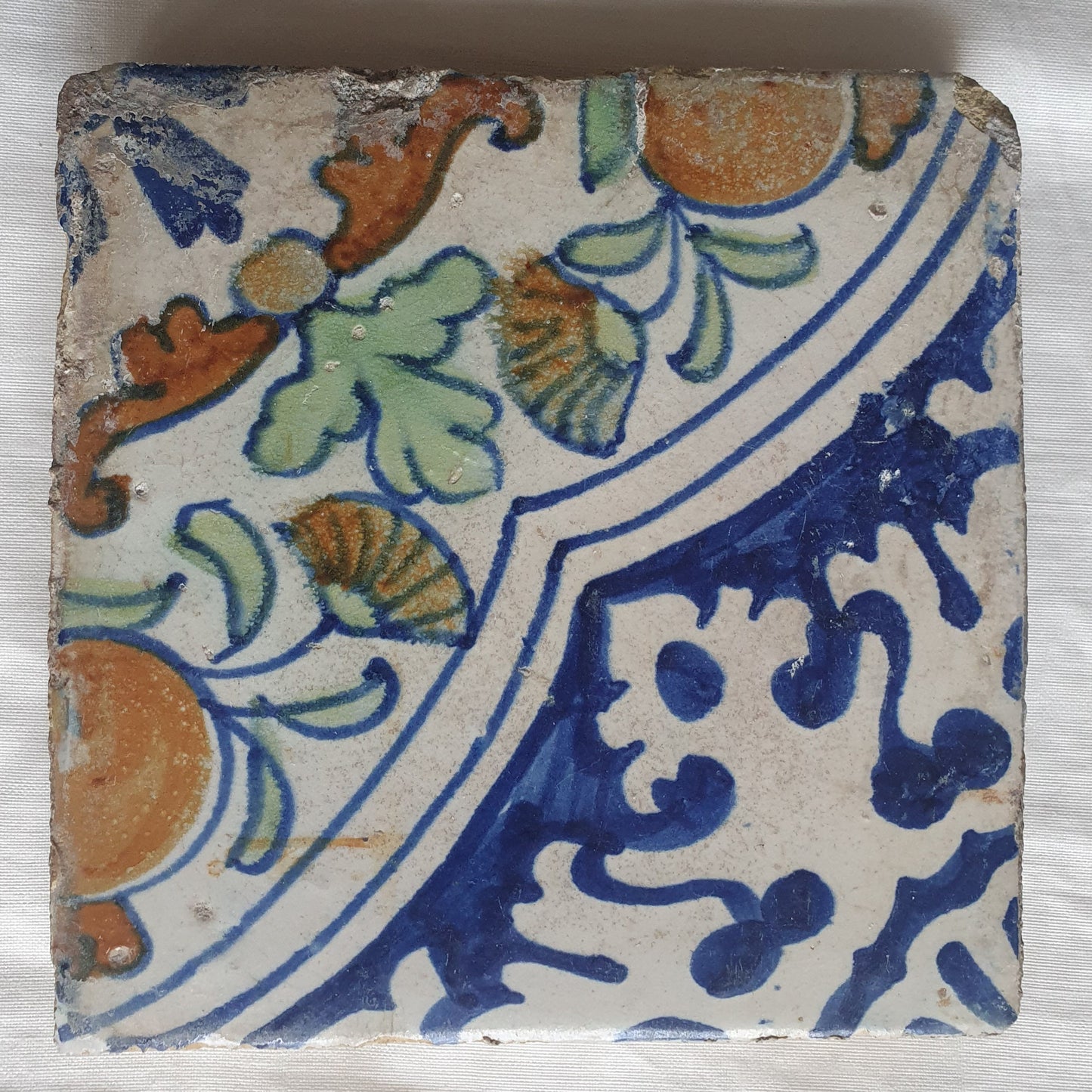 Nederlands antiek - 17e  polychroom -4  ornament tegels - tilepanel  gedateerd 1600,