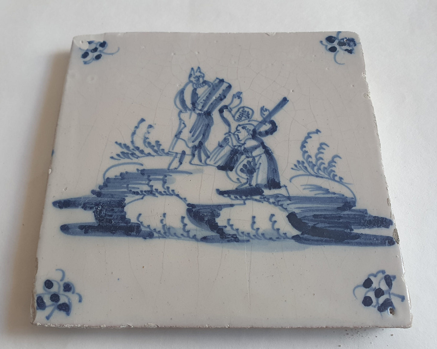Antieke tegel met Bijbelse voorstelling   in spinnekophoek, antique dutch delft blue tile bible 18th