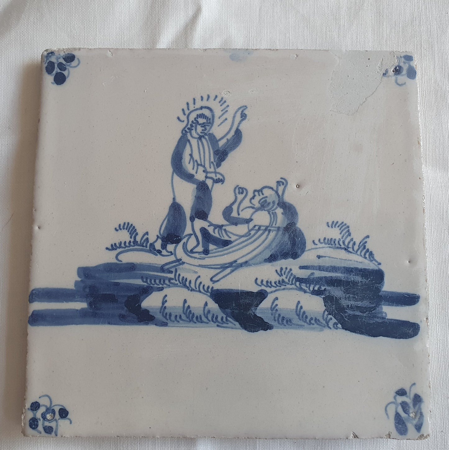 Antieke tegel met Bijbelse voorstelling   in spinnekophoek, antique dutch delft blue tile bible 18th
