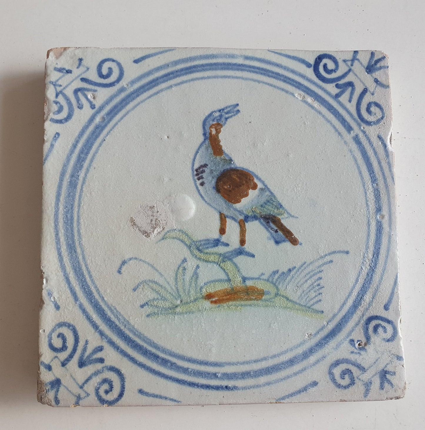 Antique Delft Tile – Polychrome Bird, Dutch Golden Age (1625)