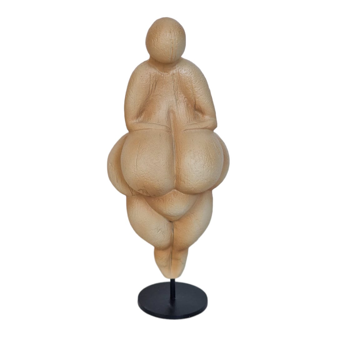 Venus van Lespugue,  Dit item is een identieke museumreproductie mouseion vervaardigd
