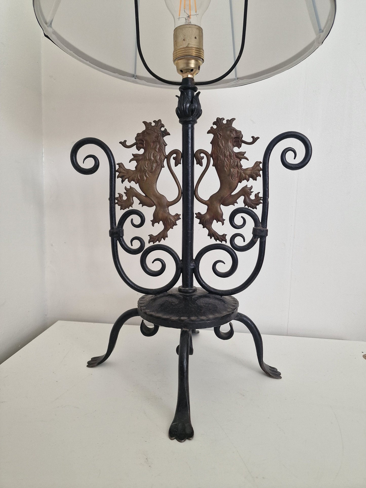 Antique Brussels Coat of Arms Table Lamp, Belgian Lion, Estate Herenhuis, ca 1900