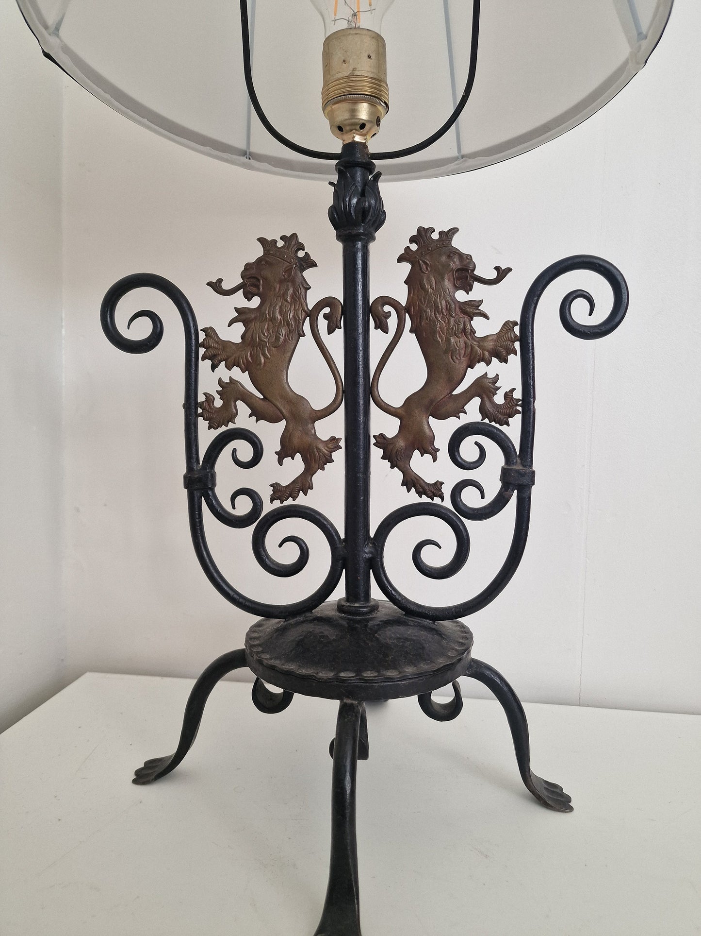 Antique Brussels Coat of Arms Table Lamp, Belgian Lion, Estate Herenhuis, ca 1900
