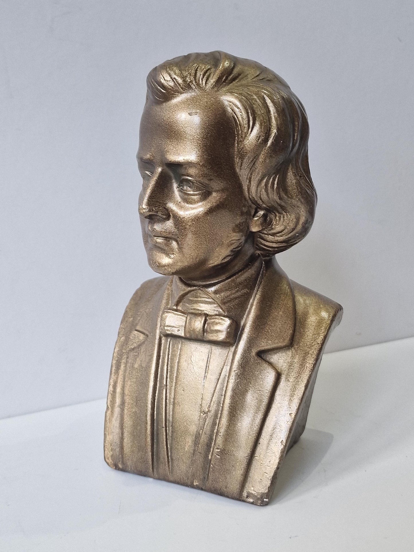 Piano Buste Chopin, by g Carli,  signed Goldbronze figure, signed on back, numbered, limited edition, piano figure statue library, numbered,