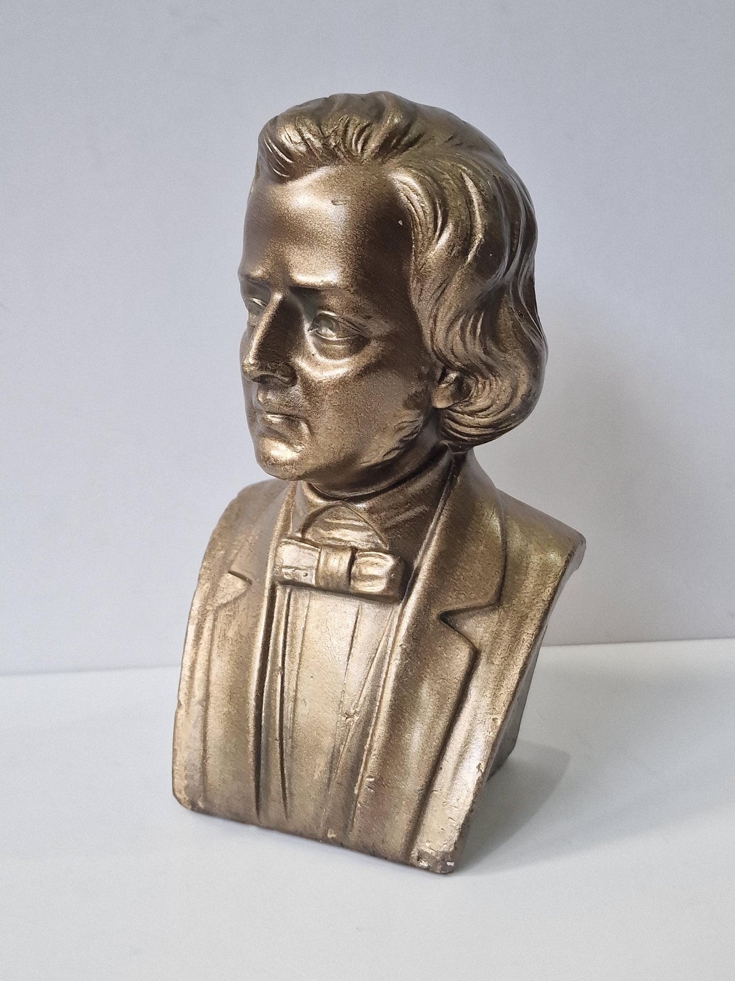 Piano Buste Chopin, by g Carli,  signed Goldbronze figure, signed on back, numbered, limited edition, piano figure statue library, numbered,
