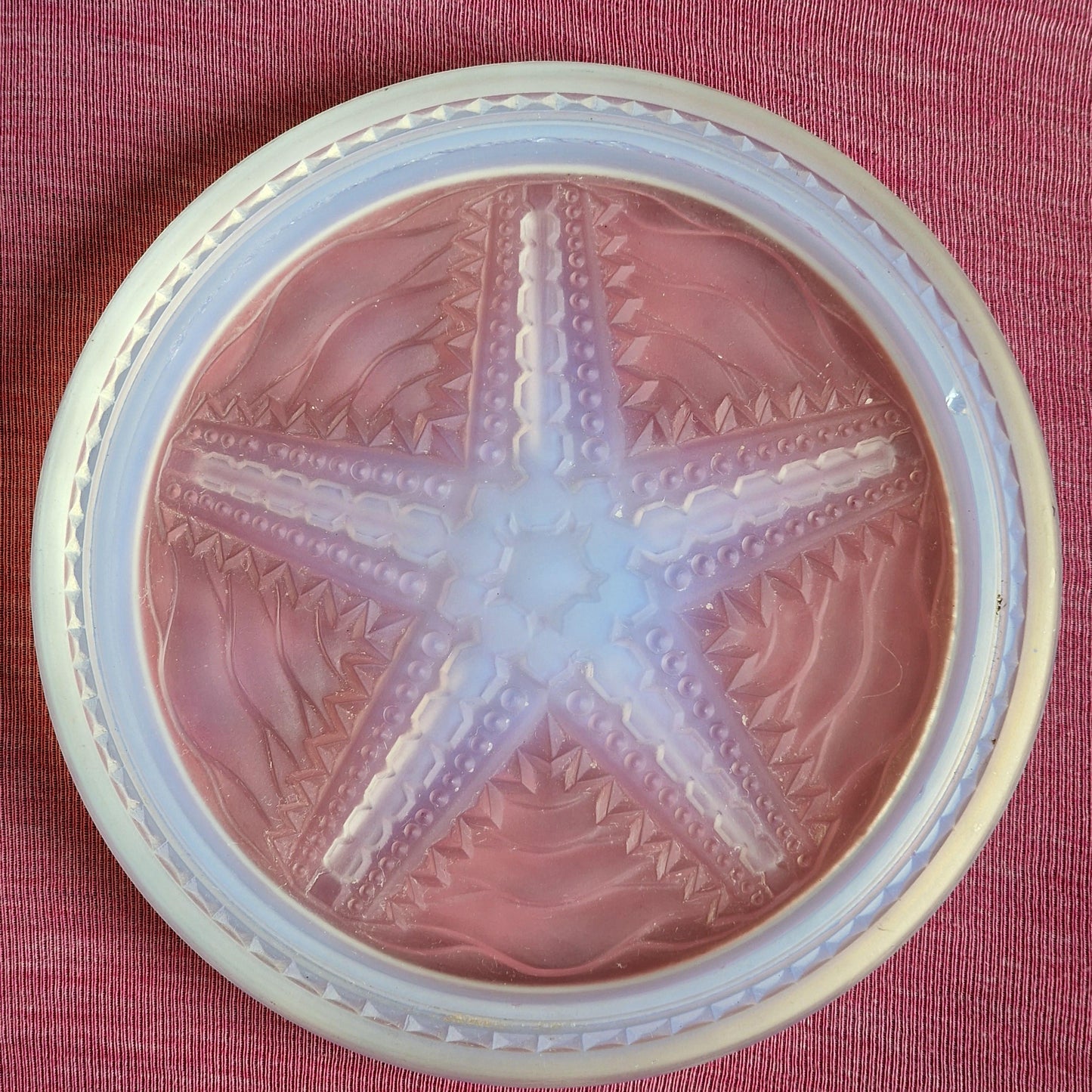 Art Deco Opalescent Starfish Glass Coaster, Verlys Etling, 1930s France opaline