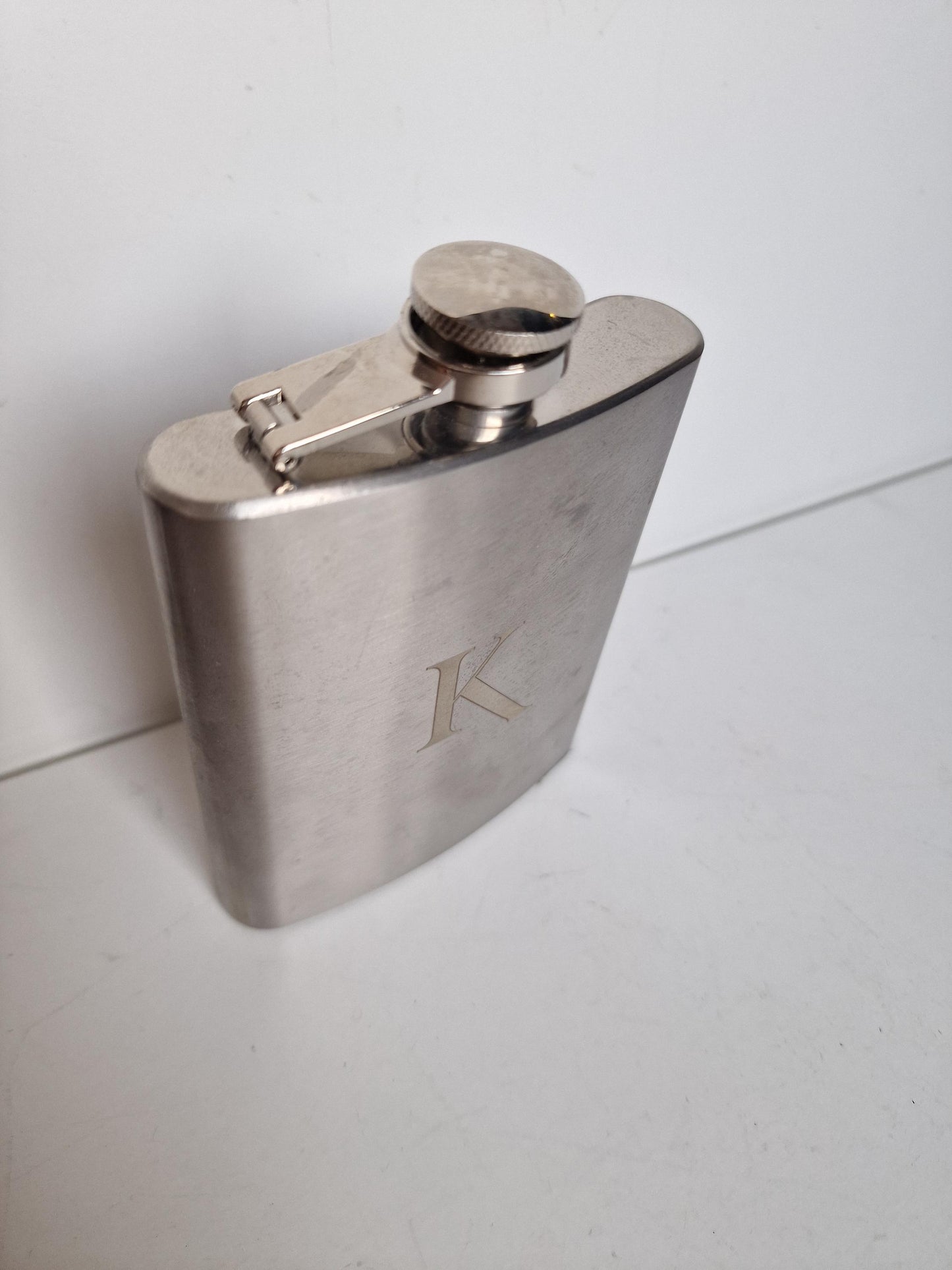 zakfles heupfles drank letter K monogram pocket flask hunter, unused